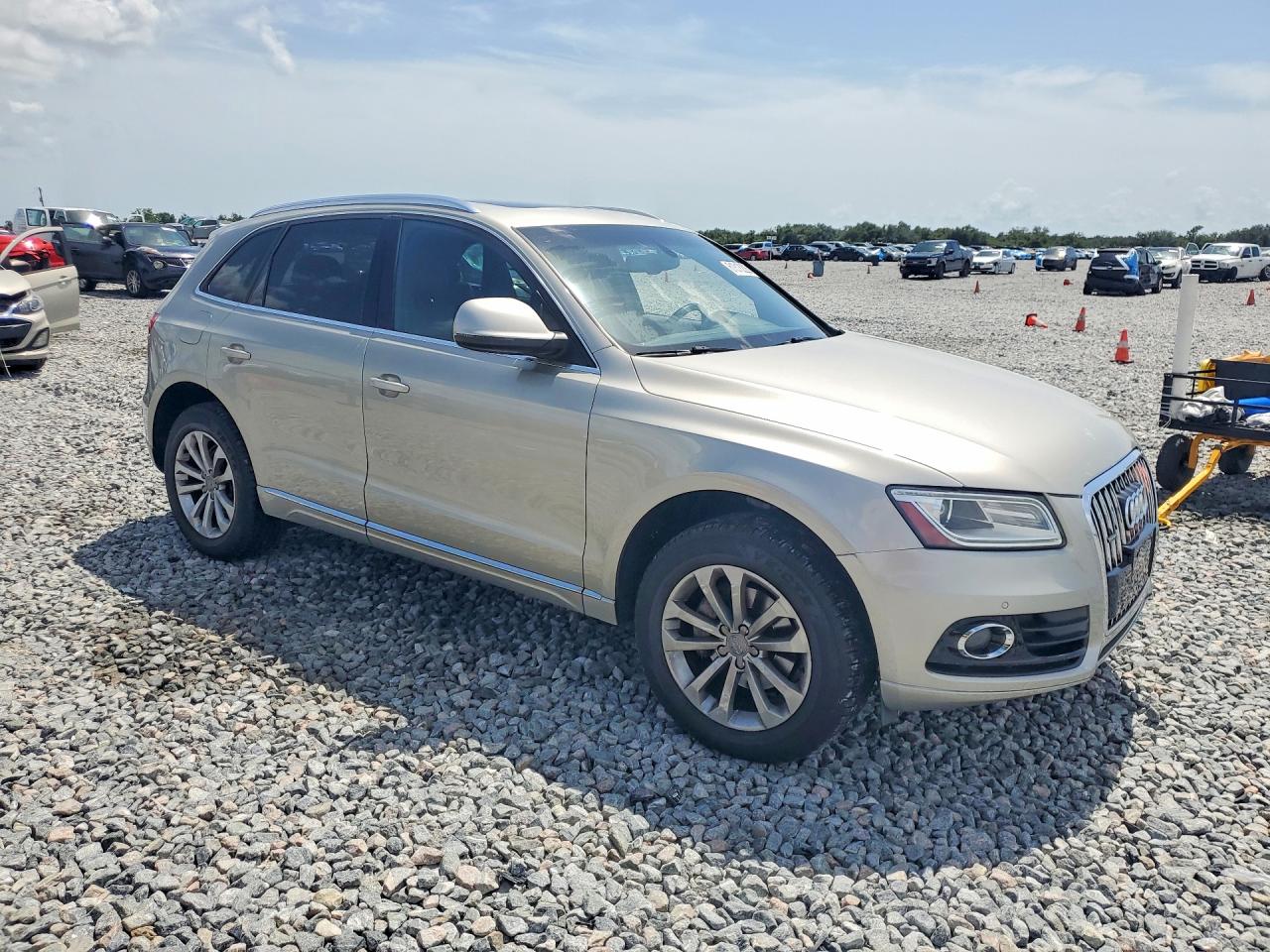 2014 Audi Q5 Premium Plus Beige vin: WA1LFAFP9EA020068