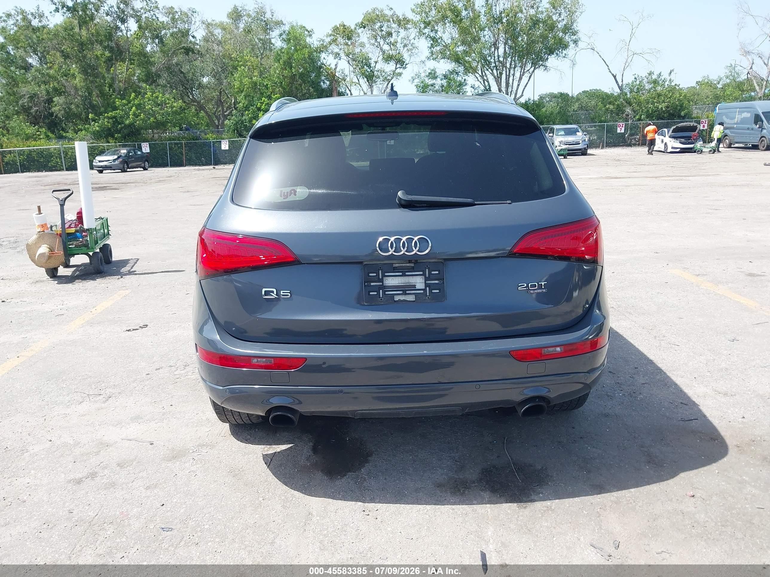 2014 Audi Q5 2.0t Premium Gray vin: WA1LFAFP9EA115777