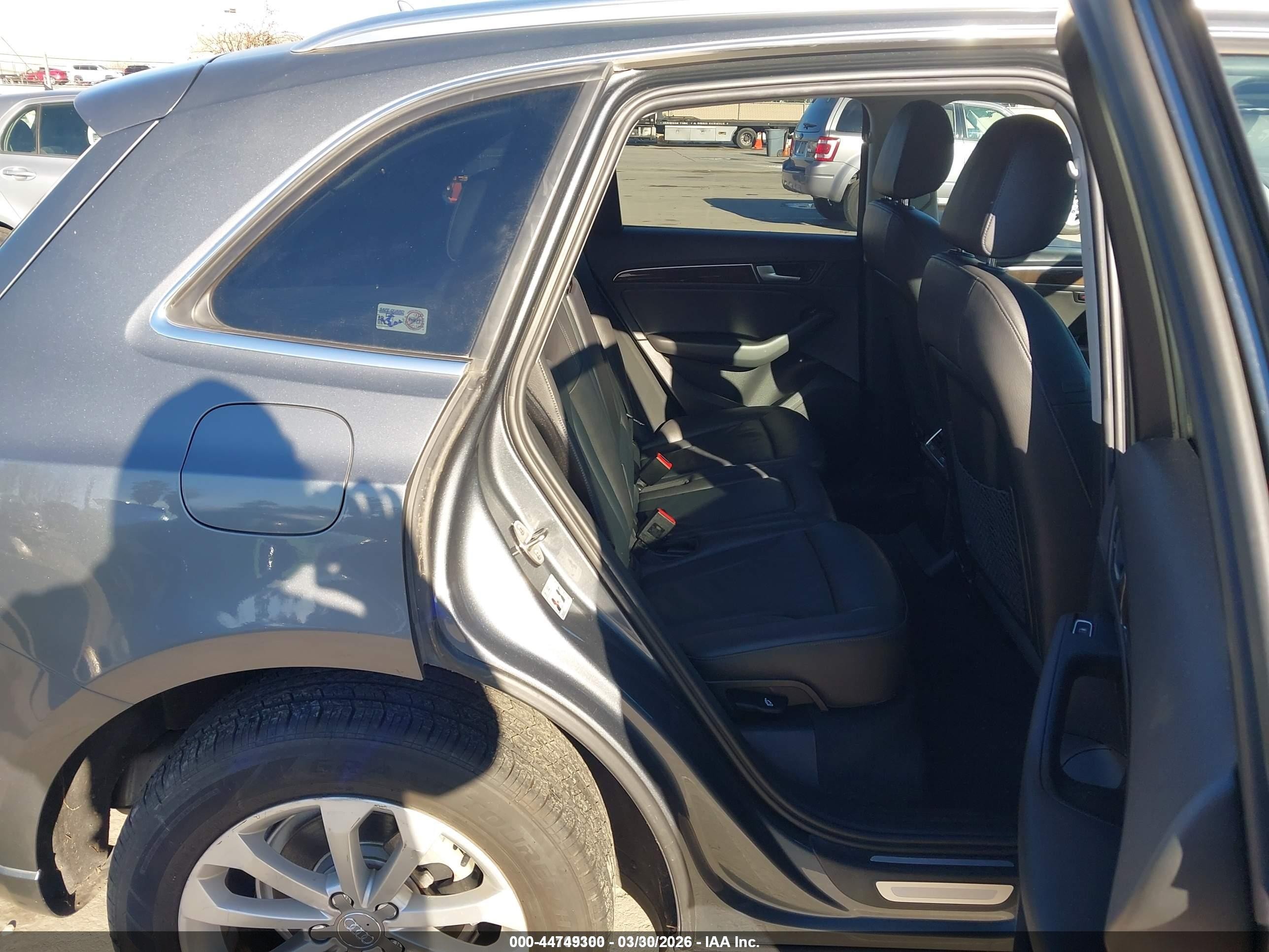 2015 Audi Q5 2.0t Premium Серый vin: WA1LFAFP9FA024994