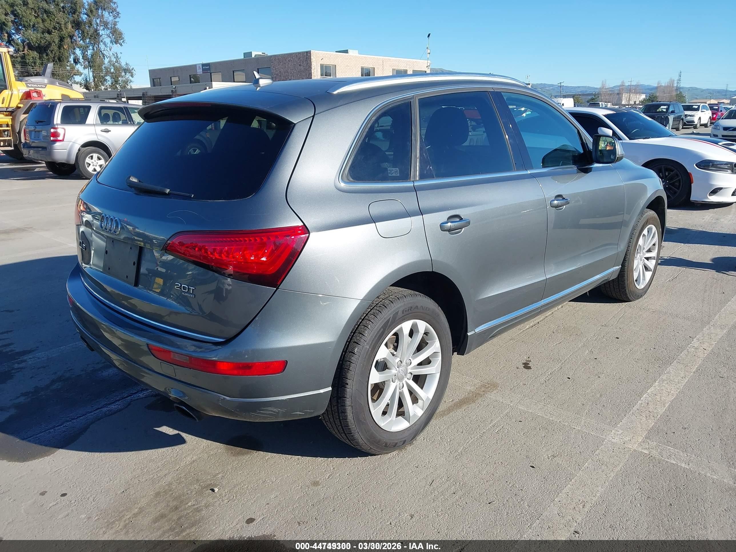 2015 Audi Q5 2.0t Premium Серый vin: WA1LFAFP9FA024994