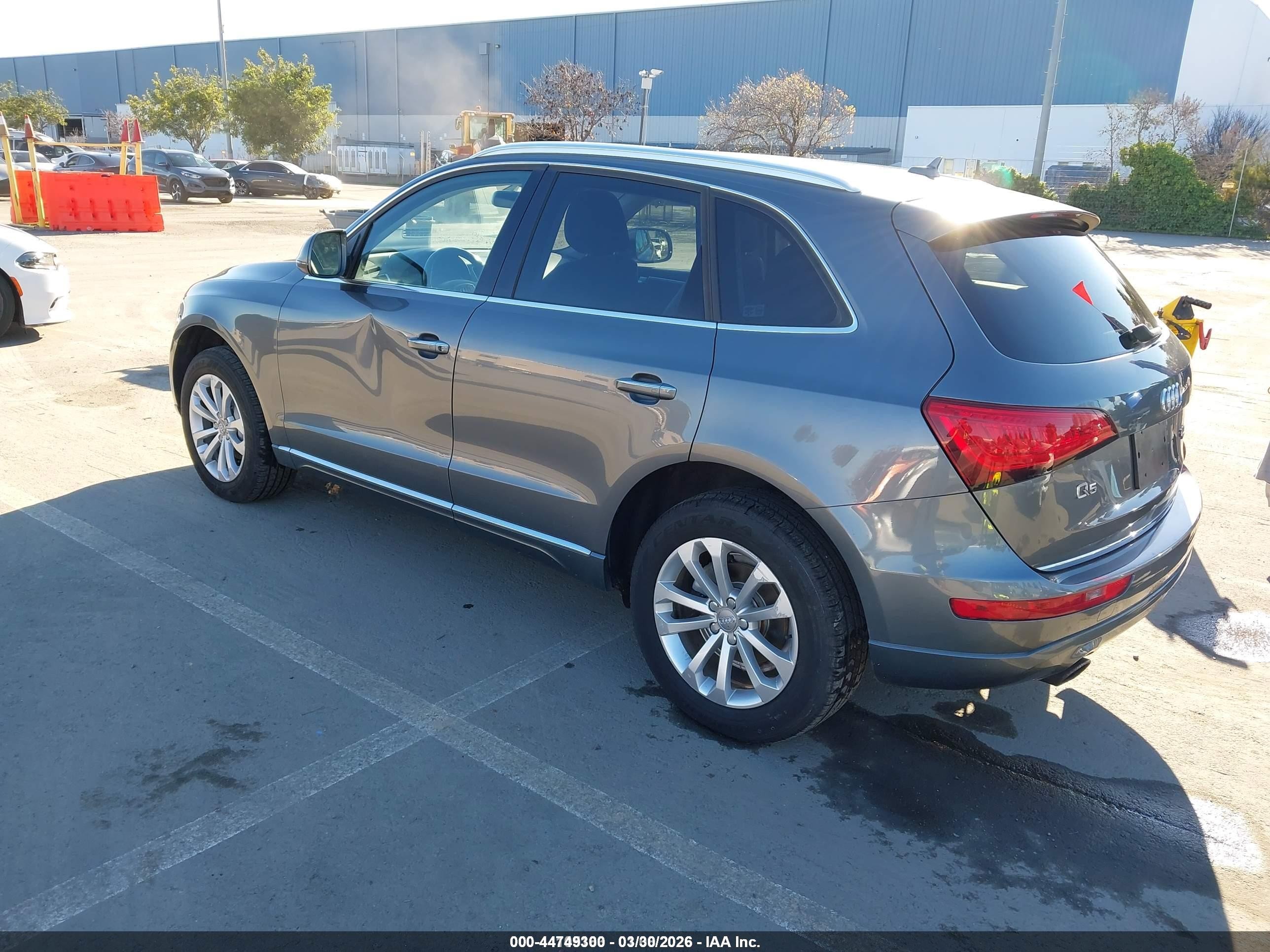 2015 Audi Q5 2.0t Premium Серый vin: WA1LFAFP9FA024994