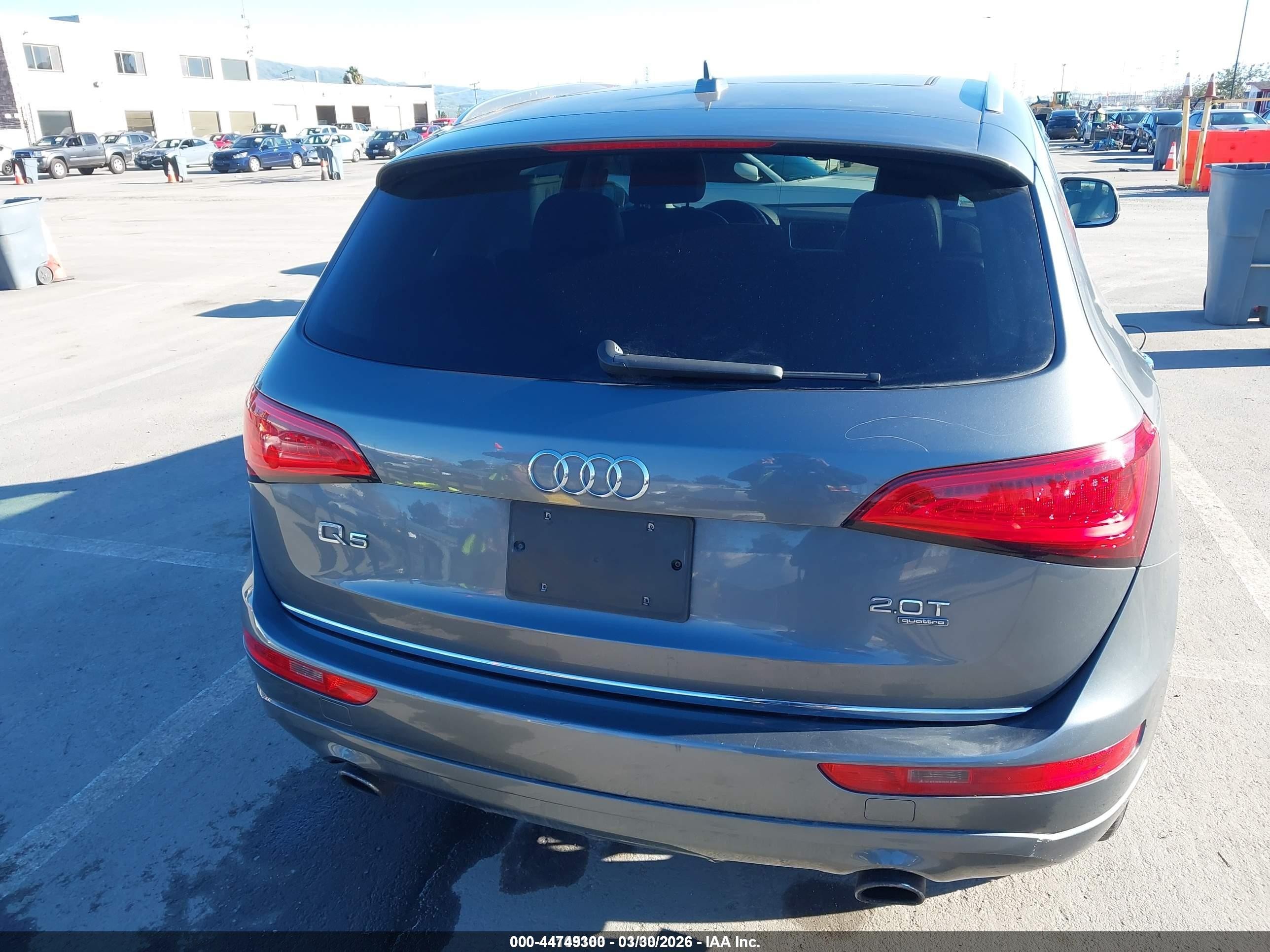 2015 Audi Q5 2.0t Premium Серый vin: WA1LFAFP9FA024994