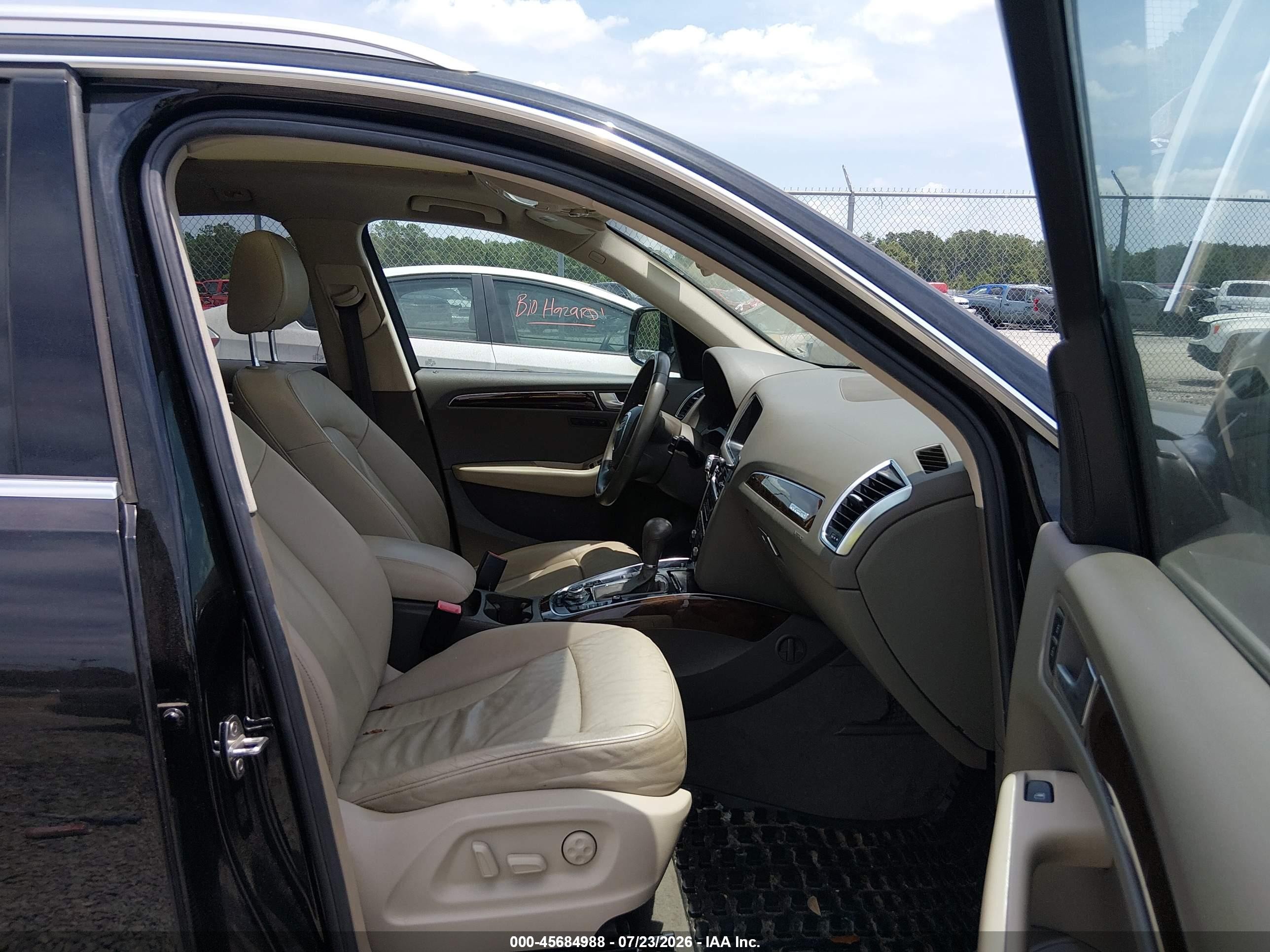 2011 Audi Q5 2.0t Premium Black vin: WA1LFAFPXBA045525