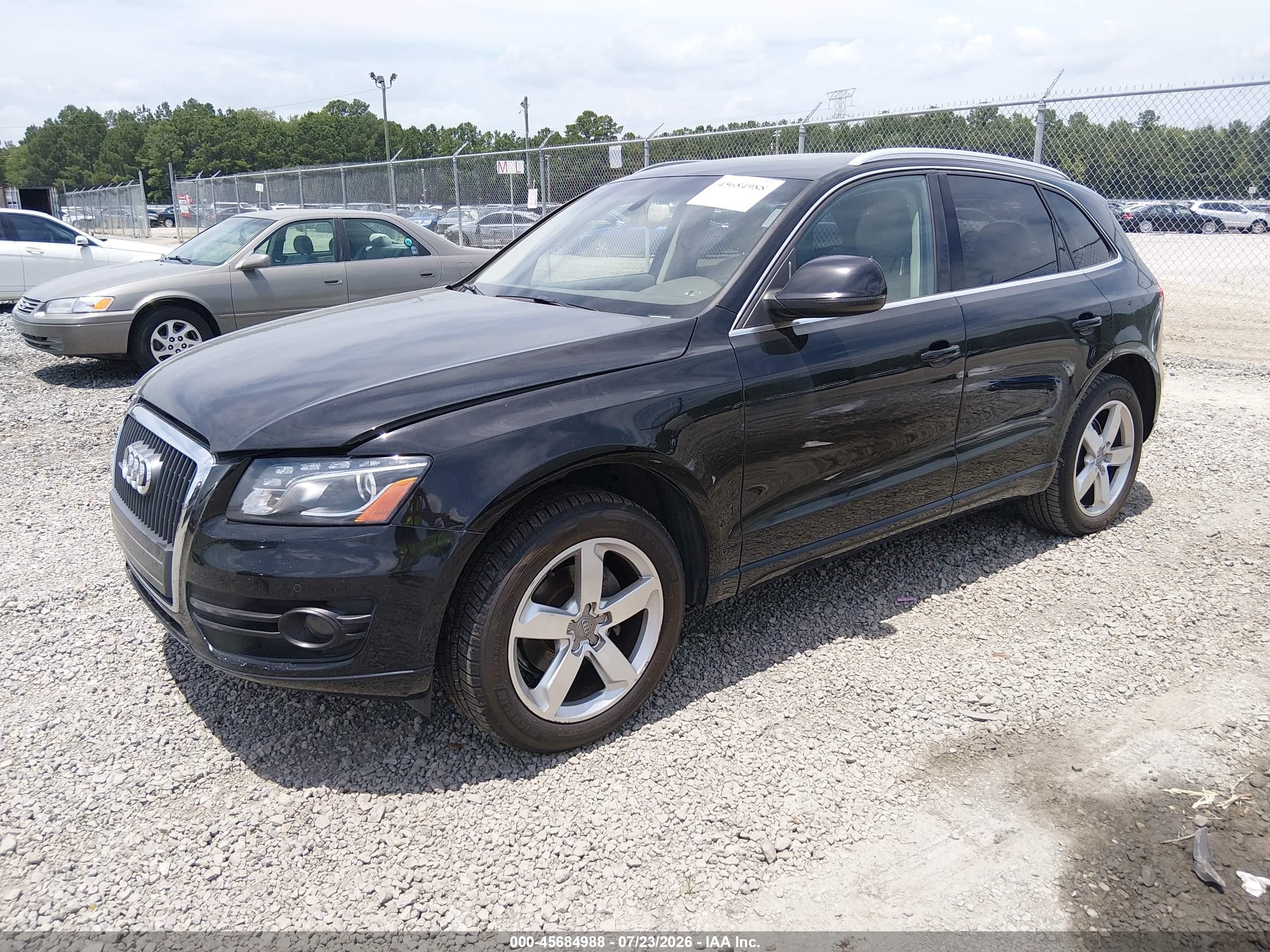 2011 Audi Q5 2.0t Premium Black vin: WA1LFAFPXBA045525