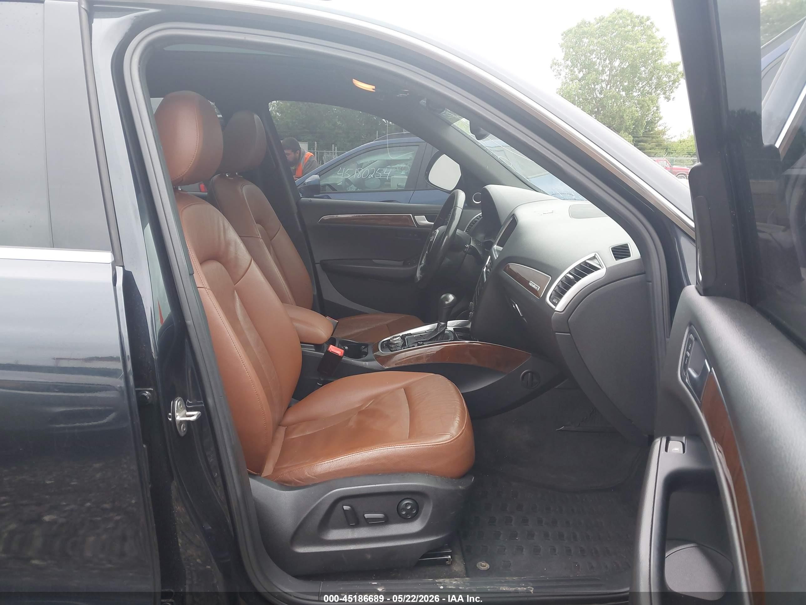 2012 Audi Q5 2.0t Premium Blue vin: WA1LFAFPXCA093348