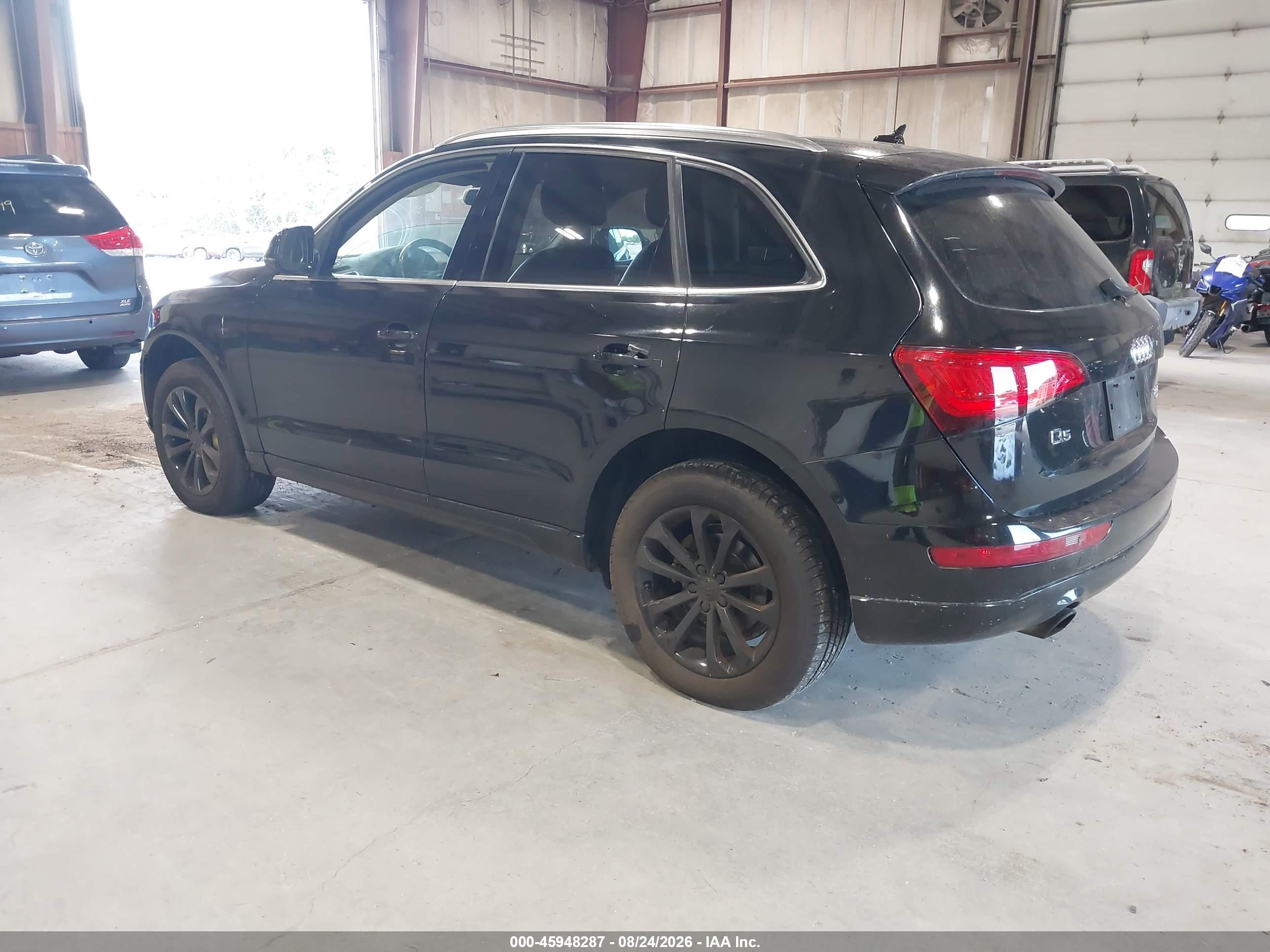 2014 Audi Q5 2.0t Premium Черный vin: WA1LFAFPXEA013646