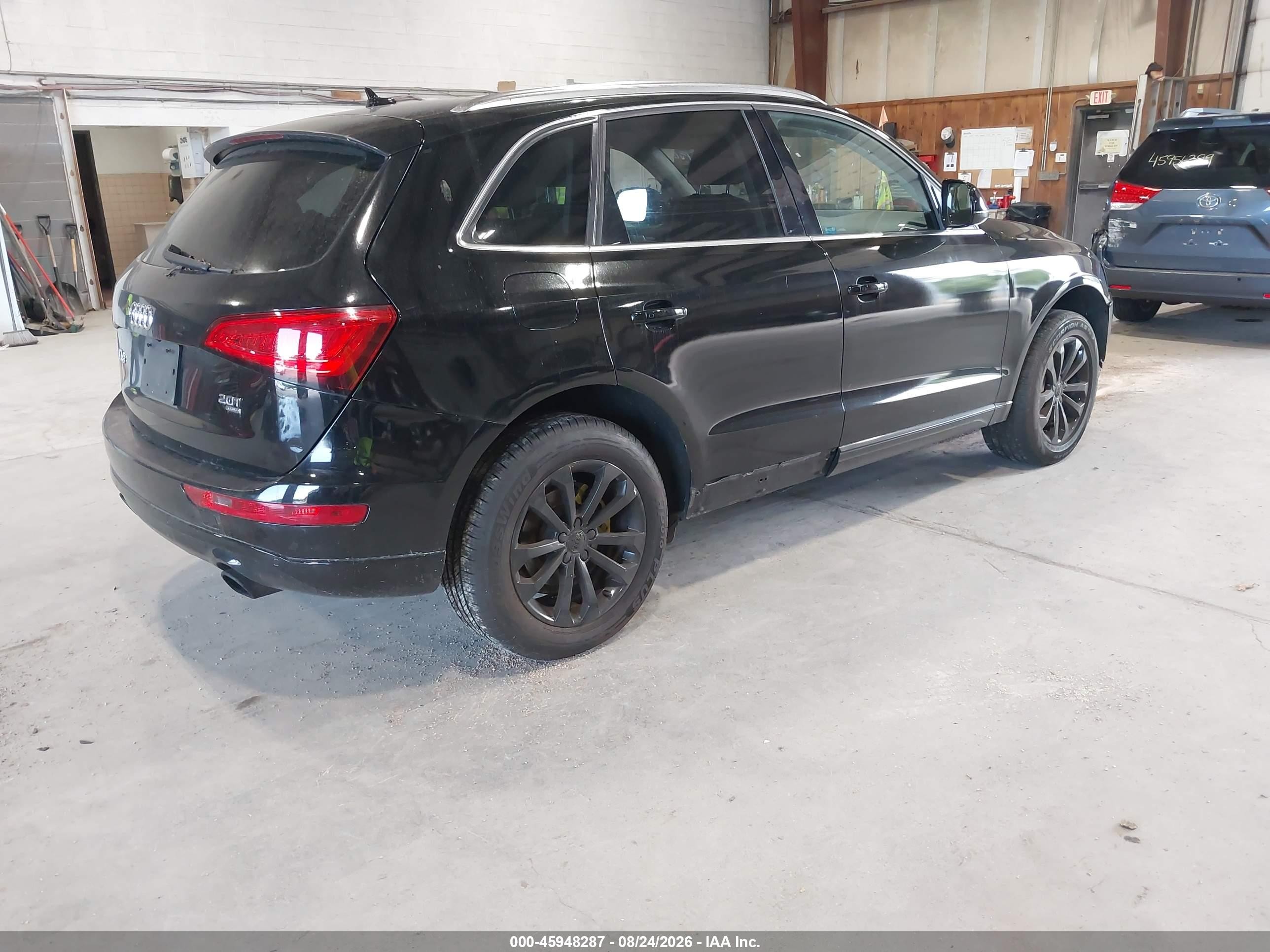 2014 Audi Q5 2.0t Premium Черный vin: WA1LFAFPXEA013646