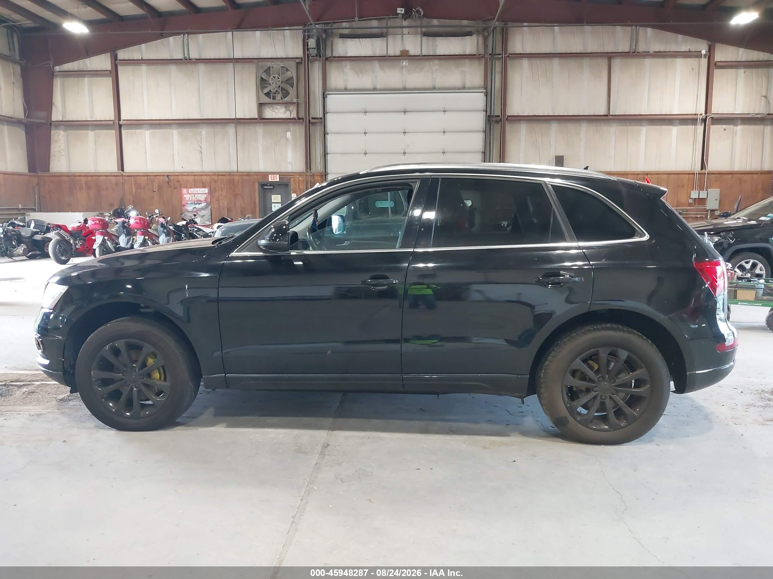 2014 Audi Q5 2.0t Premium Черный vin: WA1LFAFPXEA013646