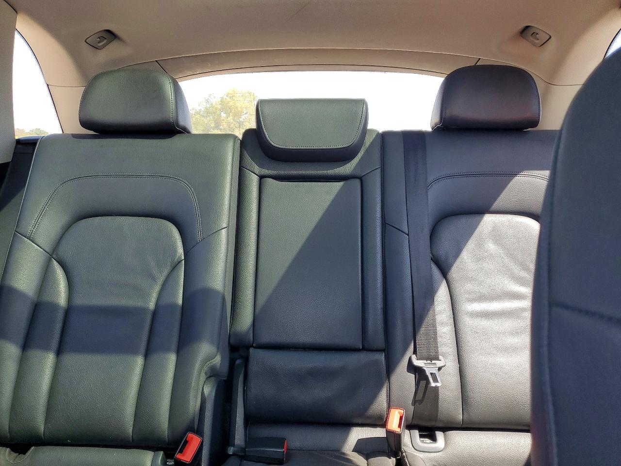 2014 Audi Q5 Premium Plus Серебряный vin: WA1LFAFPXEA058201