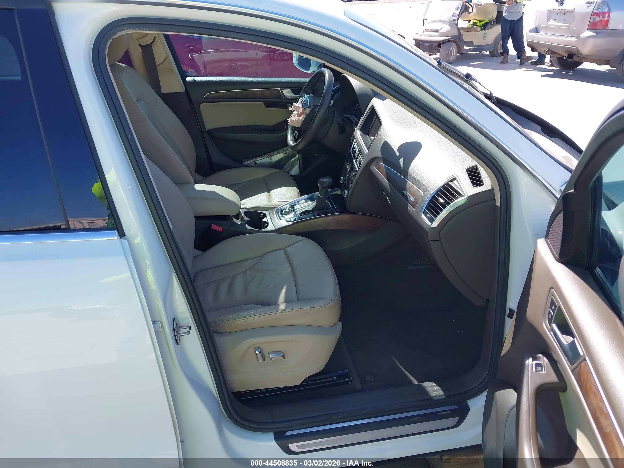 2014 Audi Q5 2.0t Premium White vin: WA1LFAFPXEA060689