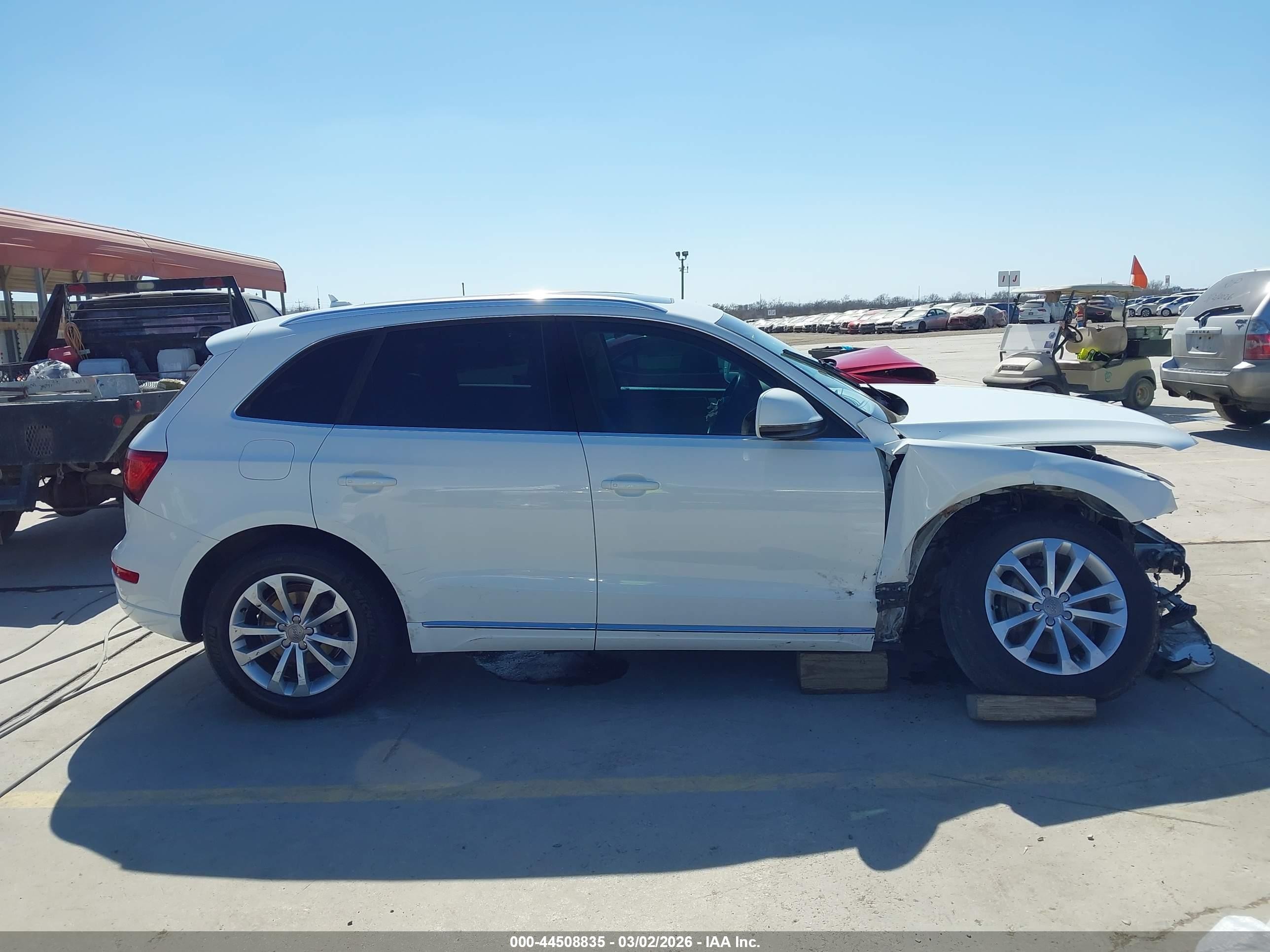 2014 Audi Q5 2.0t Premium White vin: WA1LFAFPXEA060689