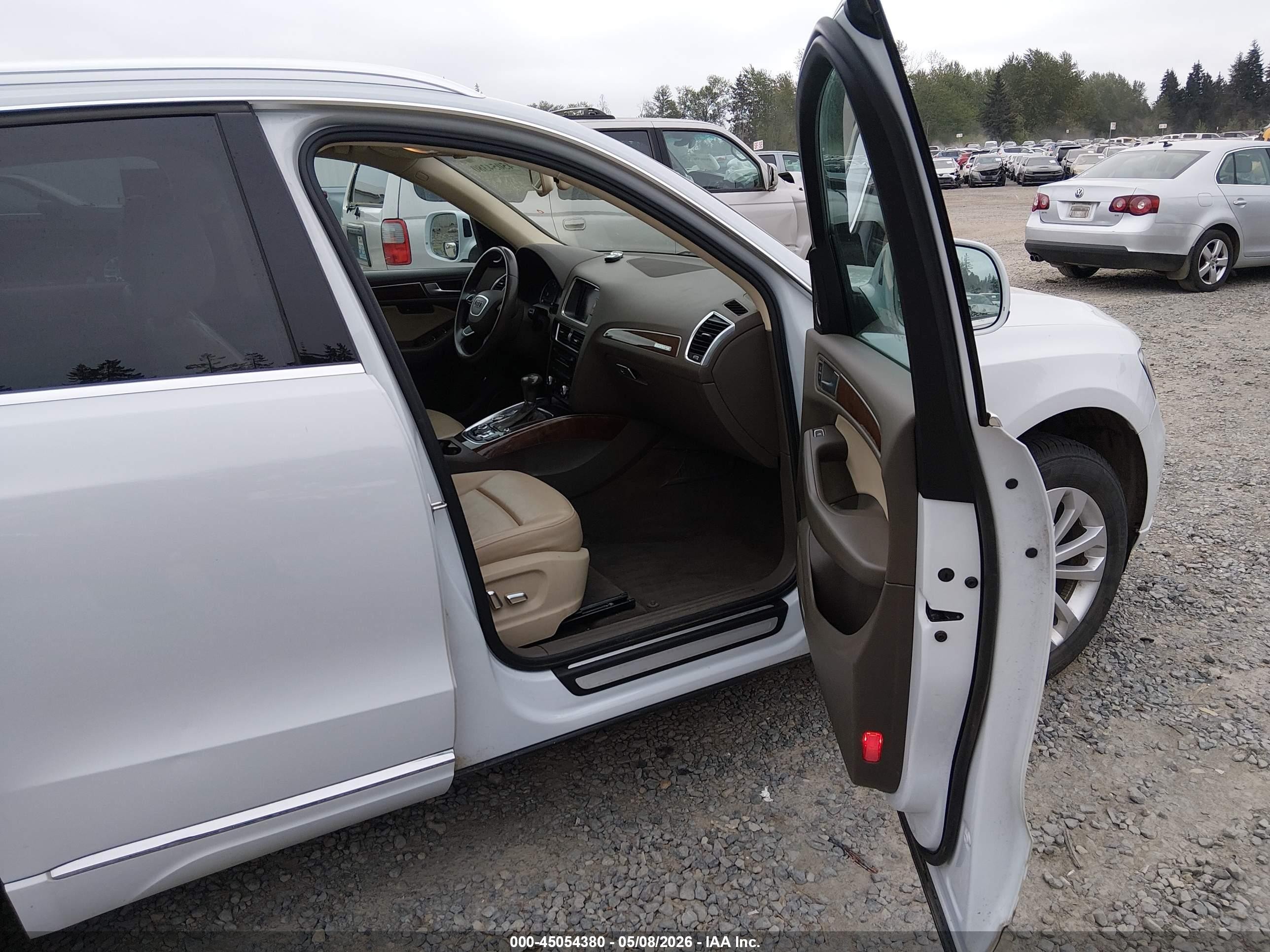 2015 Audi Q5 2.0t Premium White vin: WA1LFAFPXFA018170