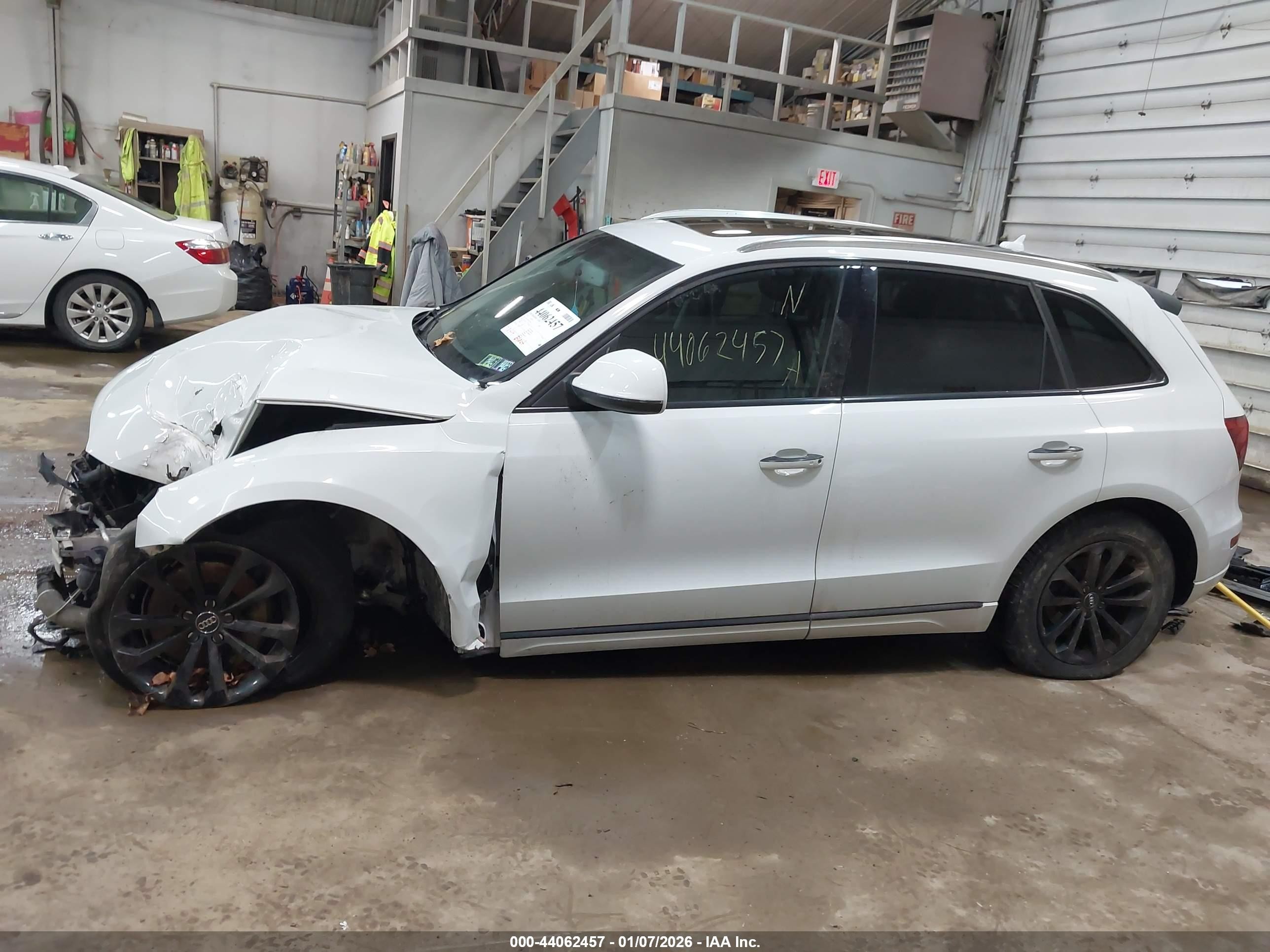 2015 Audi Q5 2.0t Premium White vin: WA1LFAFPXFA037298