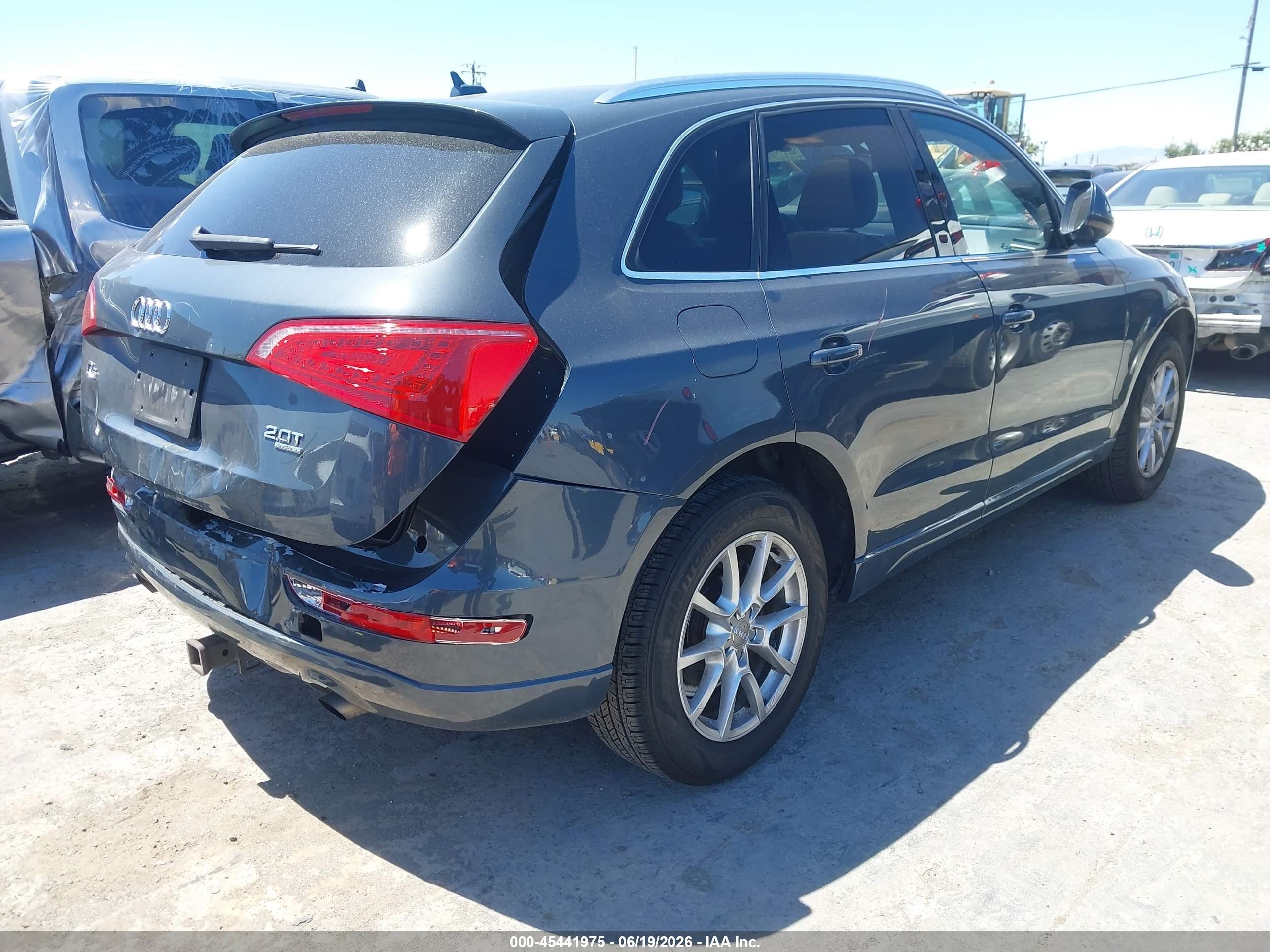 2011 Audi Q5 2.0t Premium Gray vin: WA1LFBFP1BA109828