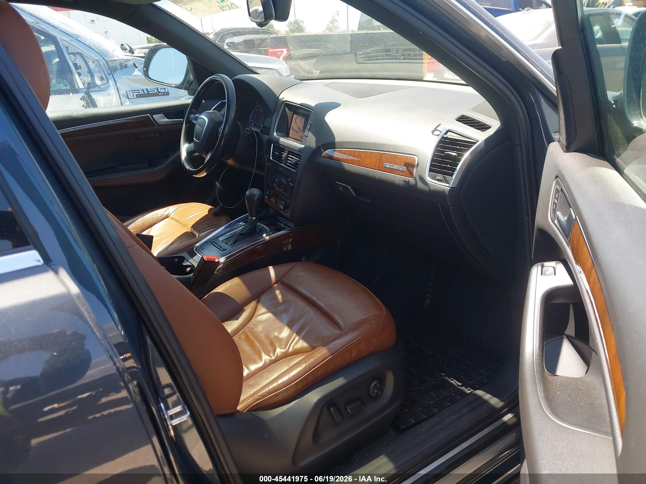 2011 Audi Q5 2.0t Premium Gray vin: WA1LFBFP1BA109828