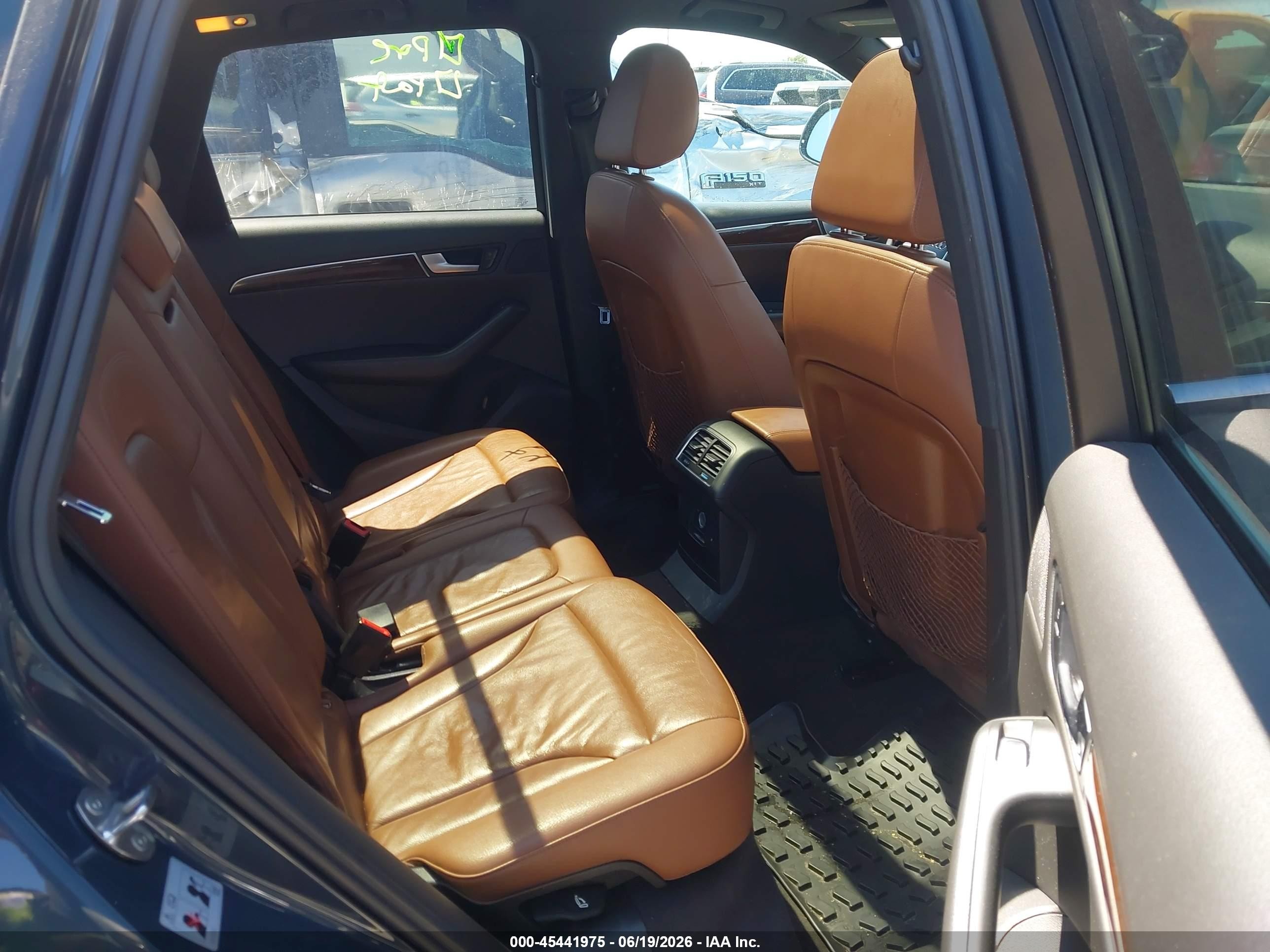 2011 Audi Q5 2.0t Premium Gray vin: WA1LFBFP1BA109828