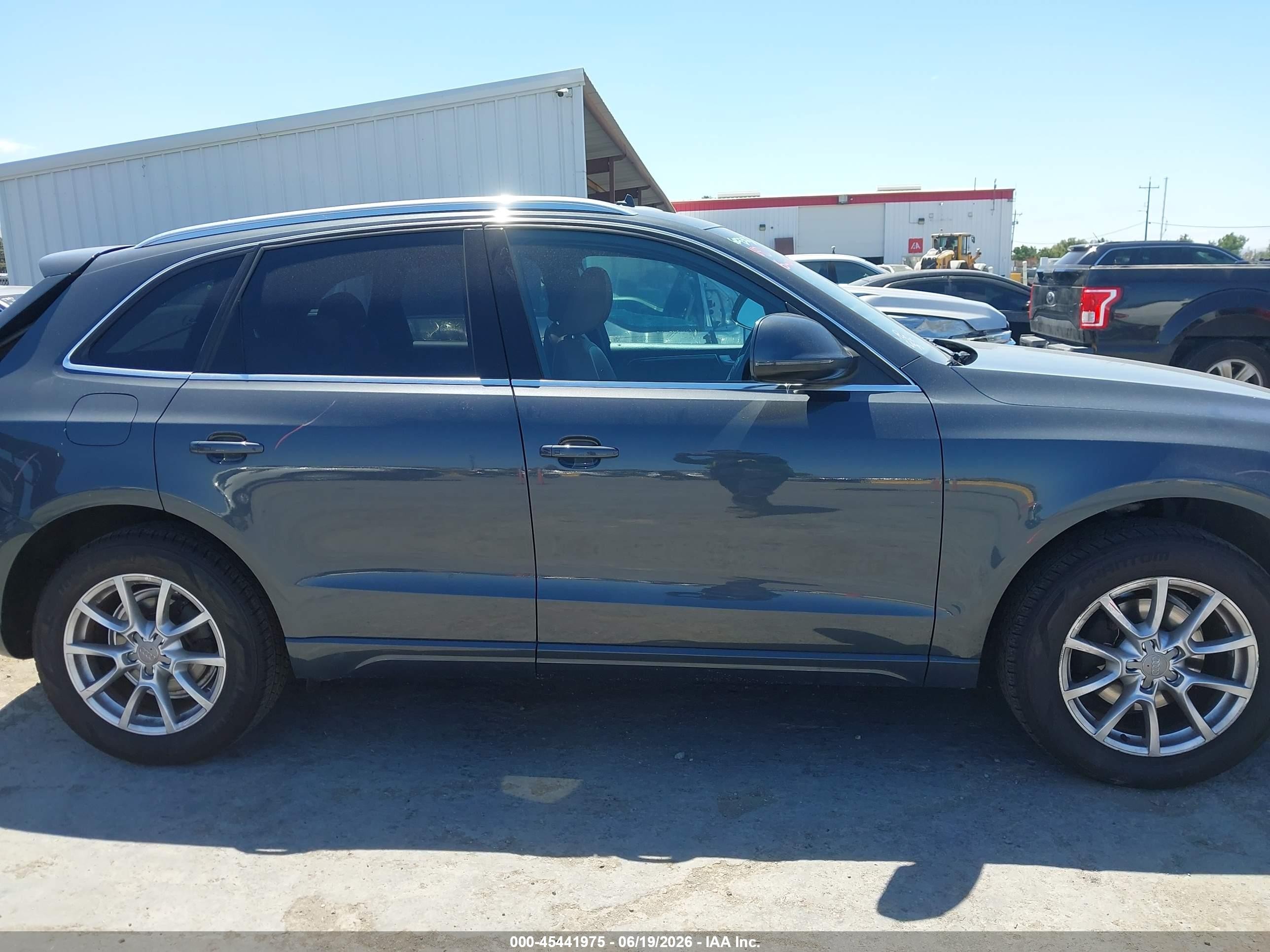 2011 Audi Q5 2.0t Premium Gray vin: WA1LFBFP1BA109828