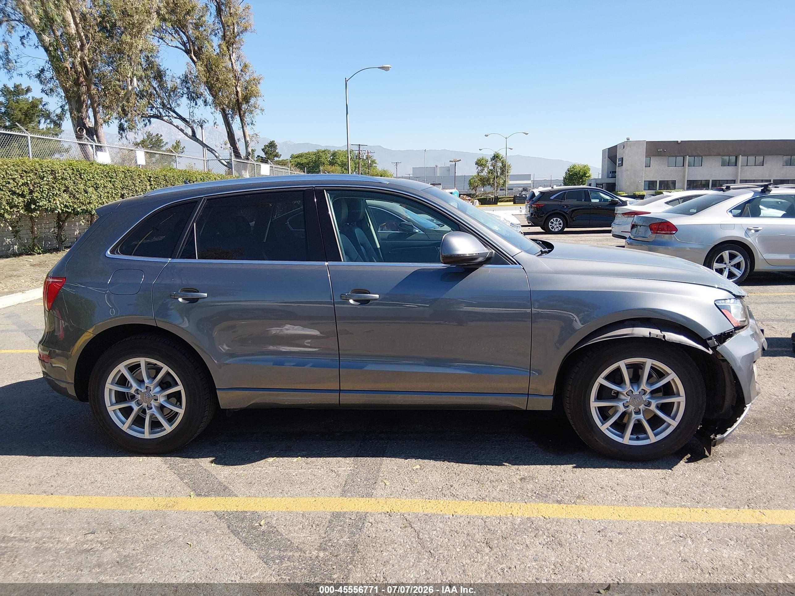 2012 Audi Q5 2.0t Premium Gray vin: WA1LFBFP8CA084119