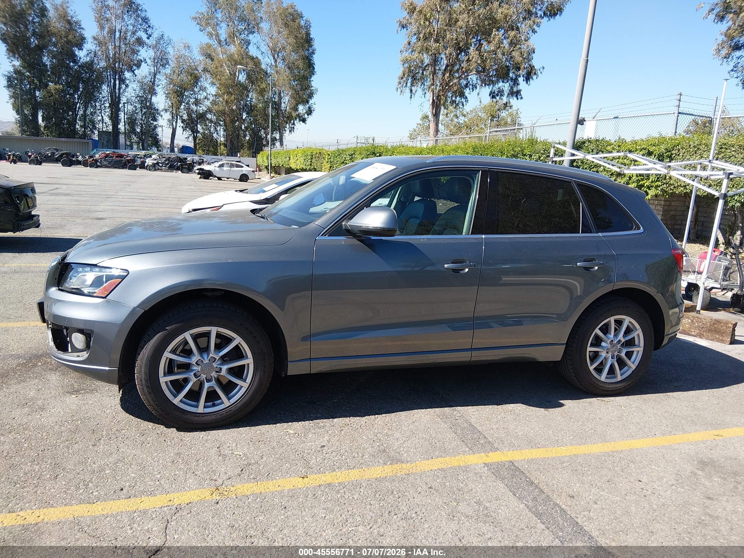 2012 Audi Q5 2.0t Premium Gray vin: WA1LFBFP8CA084119