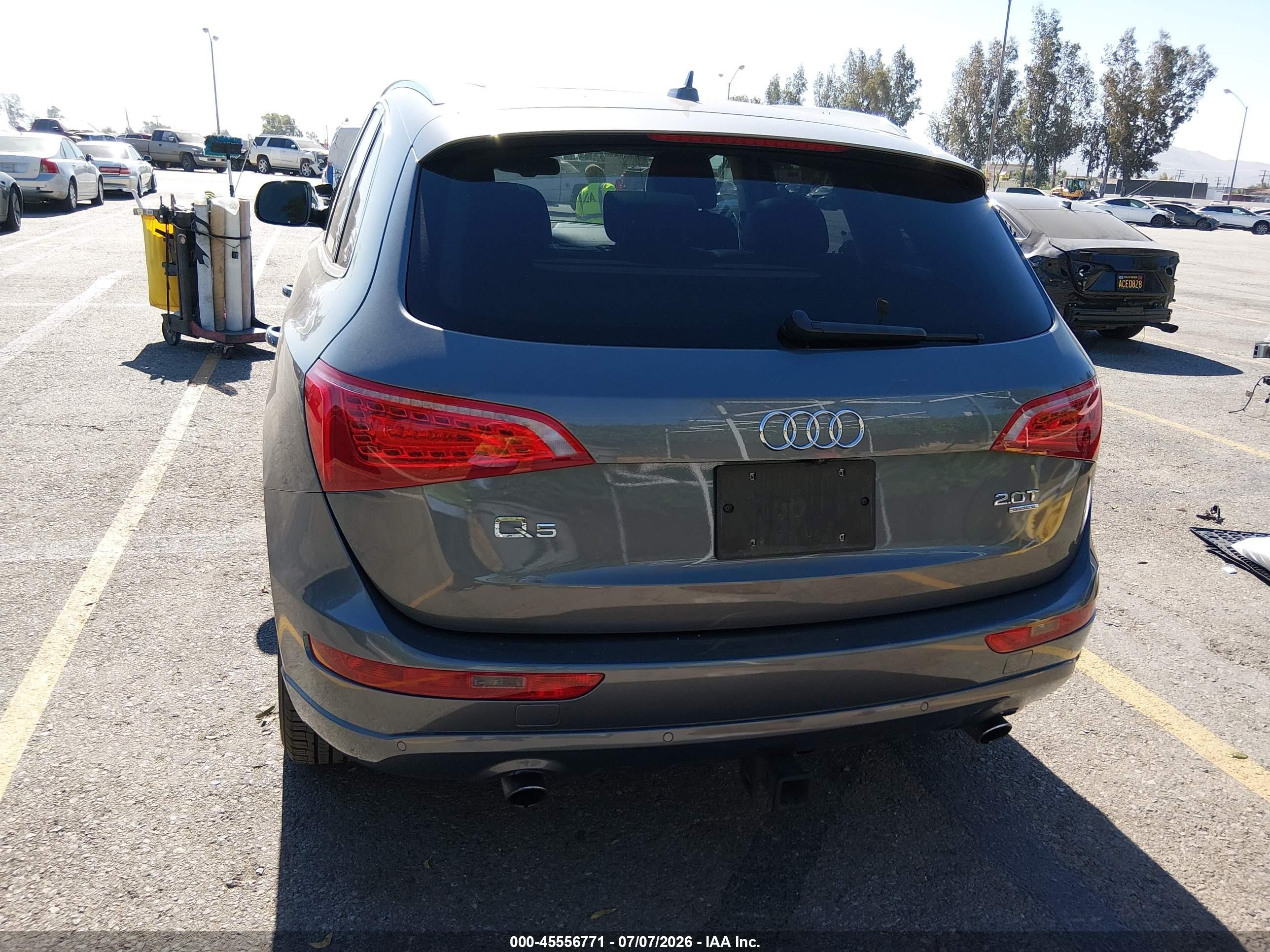 2012 Audi Q5 2.0t Premium Gray vin: WA1LFBFP8CA084119