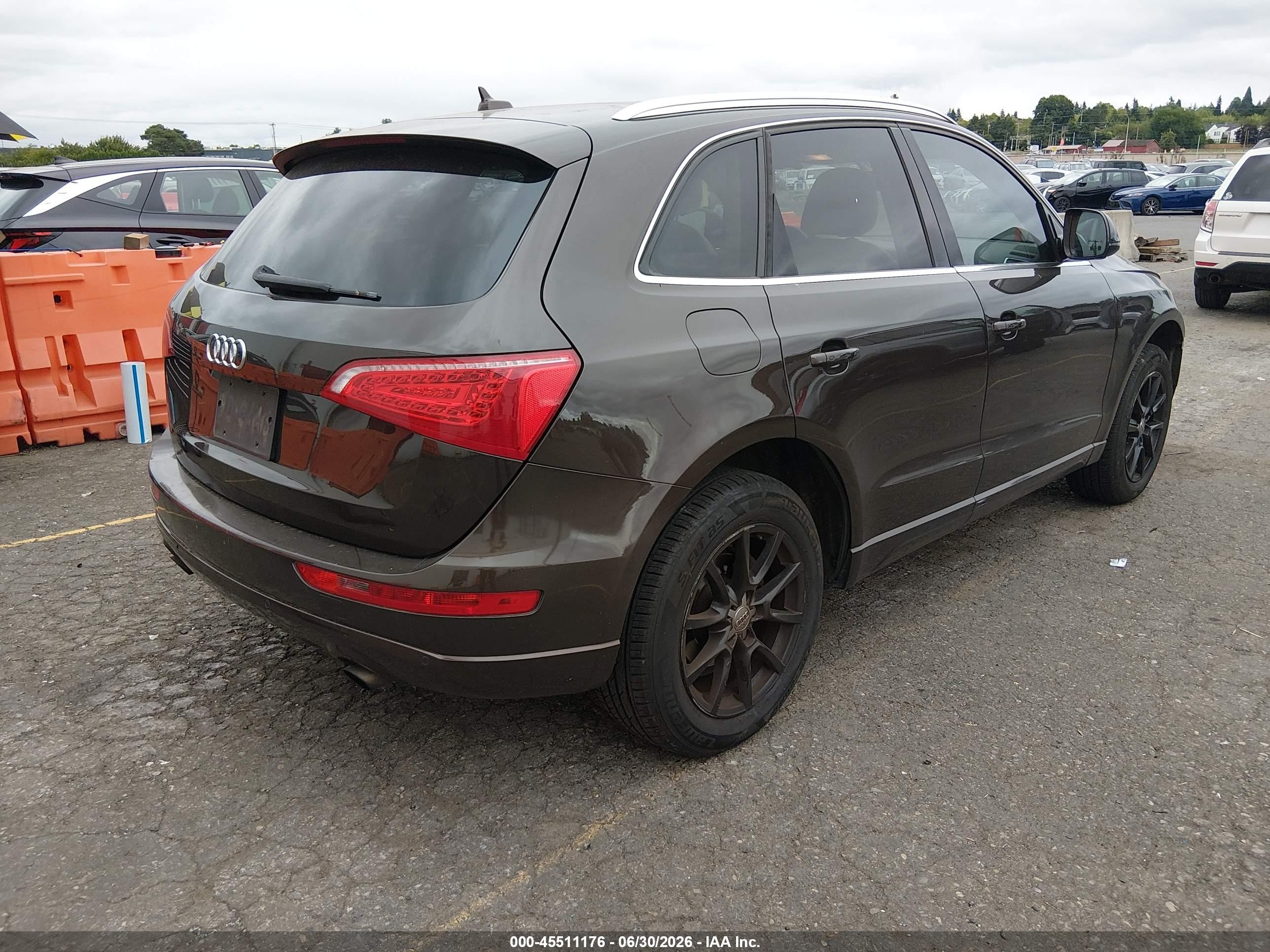 2012 Audi Q5 2.0t Premium Brown vin: WA1LFBFP9CA051890