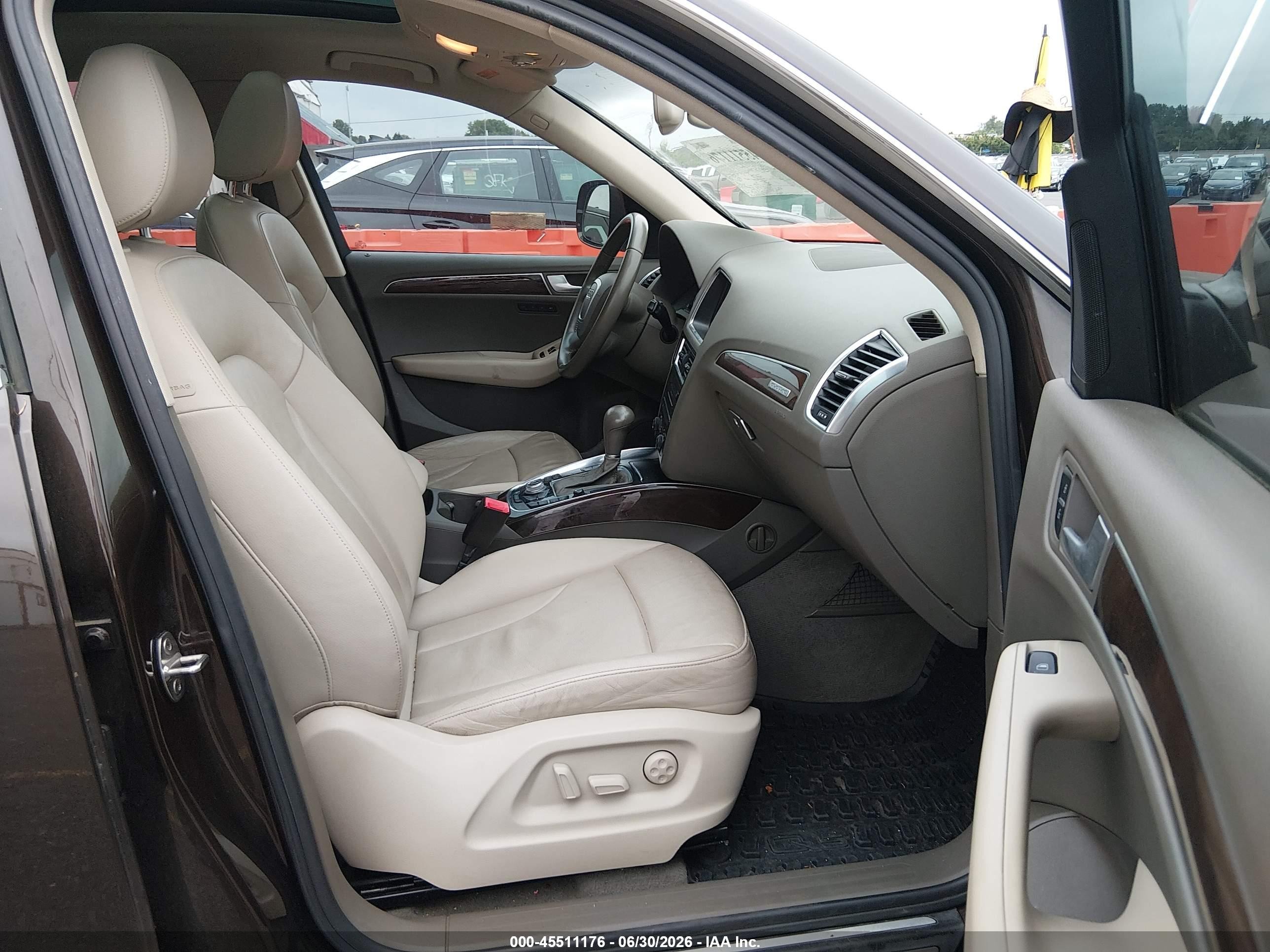 2012 Audi Q5 2.0t Premium Brown vin: WA1LFBFP9CA051890