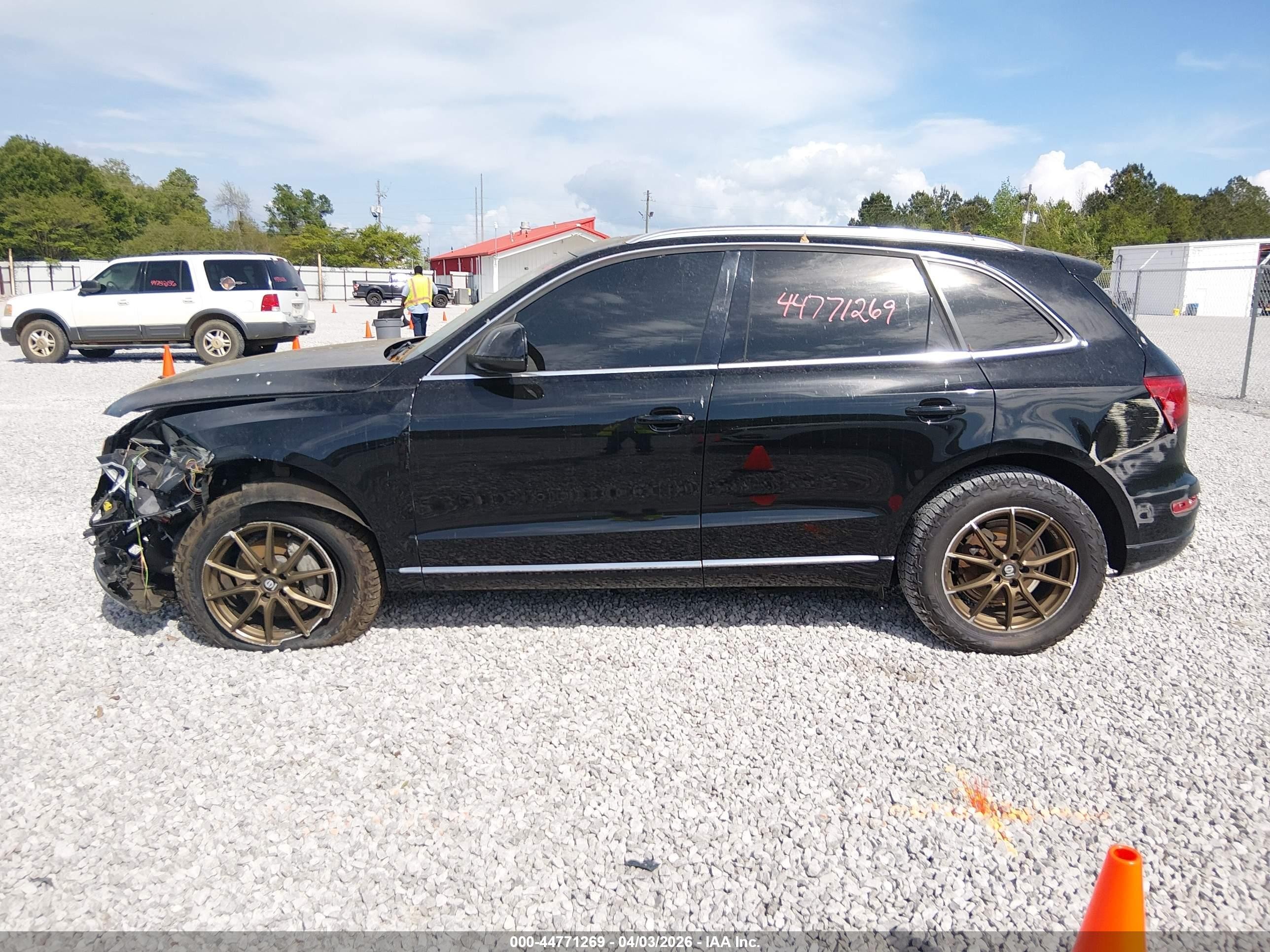 2014 Audi Q5 2.0t Premium Black vin: WA1LFBFP9EA030587