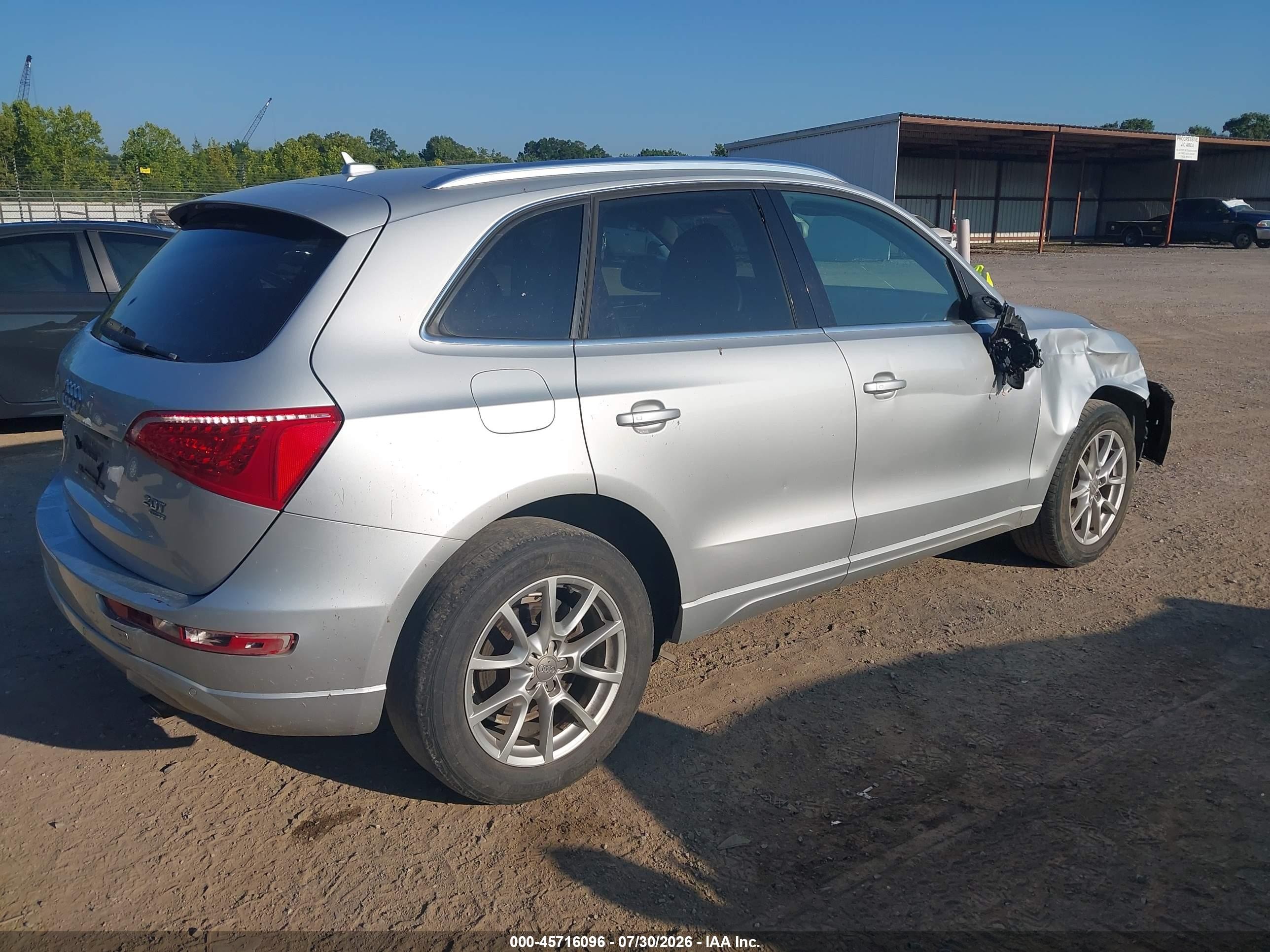 2011 Audi Q5 2.0t Premium Silver vin: WA1LFBFPXBA094570