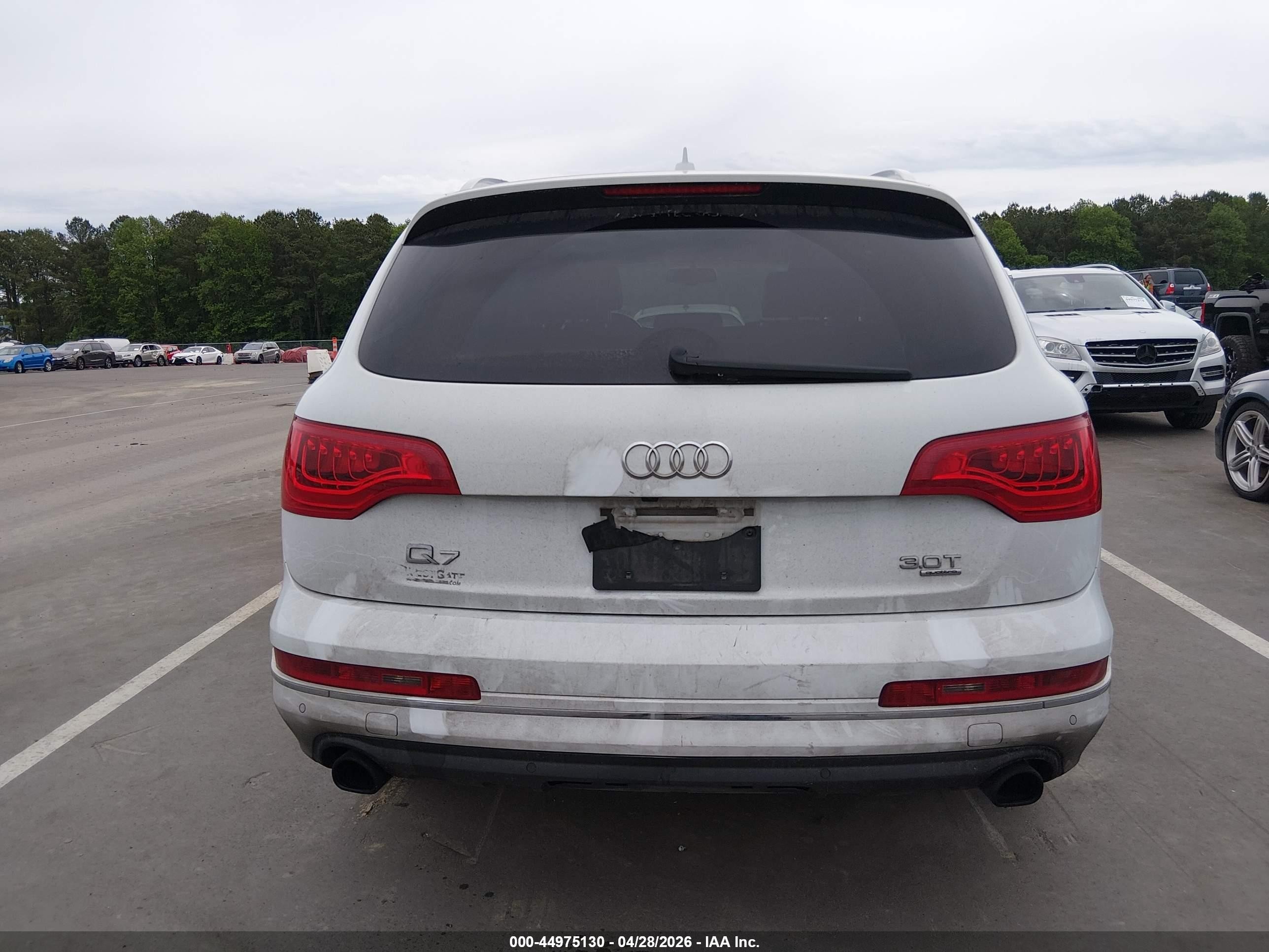 2014 Audi Q7 3.0t Premium White vin: WA1LGAFE0ED019823