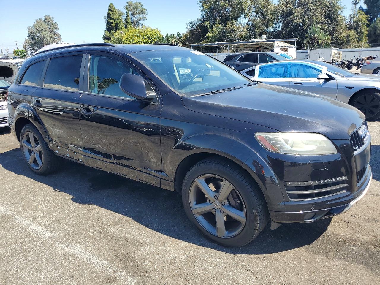 2015 Audi Q7 Premium Plus Черный vin: WA1LGAFE0FD009732