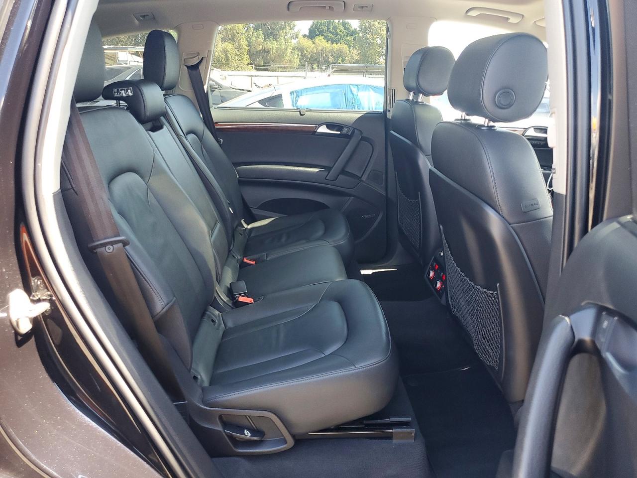 2015 Audi Q7 Premium Plus Черный vin: WA1LGAFE0FD009732