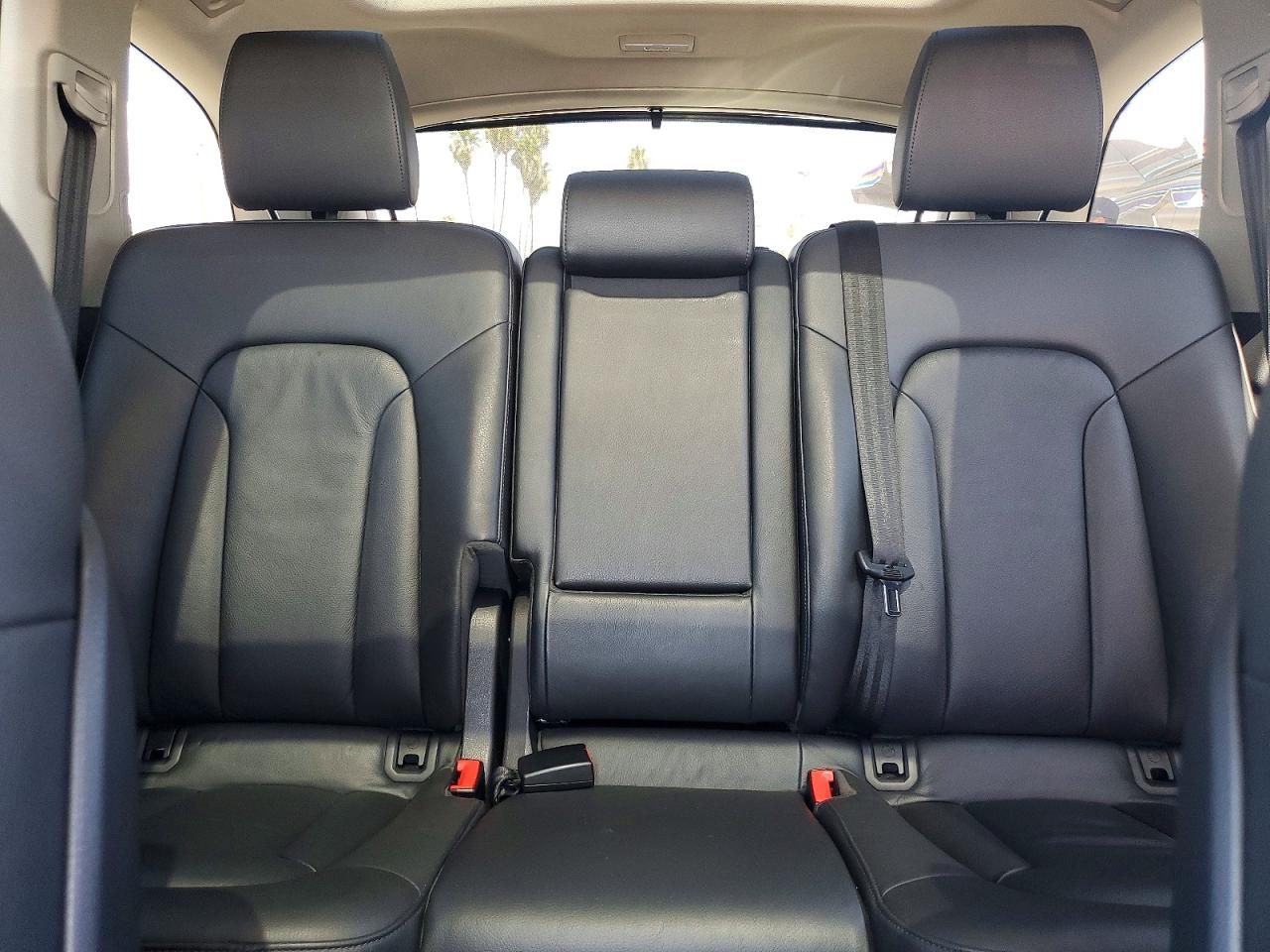 2015 Audi Q7 Premium Plus Черный vin: WA1LGAFE0FD009732