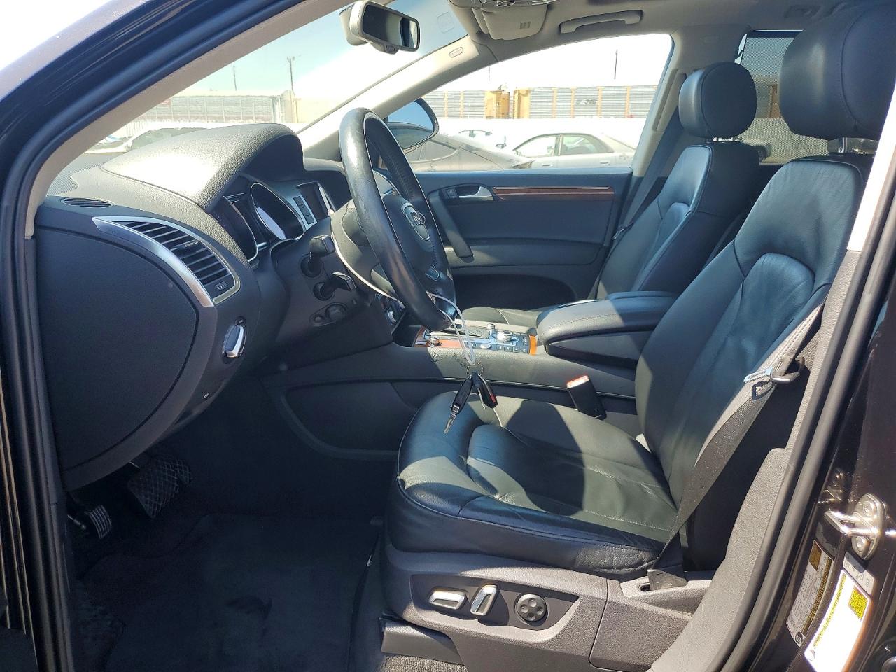 2015 Audi Q7 Premium Plus Черный vin: WA1LGAFE0FD009732
