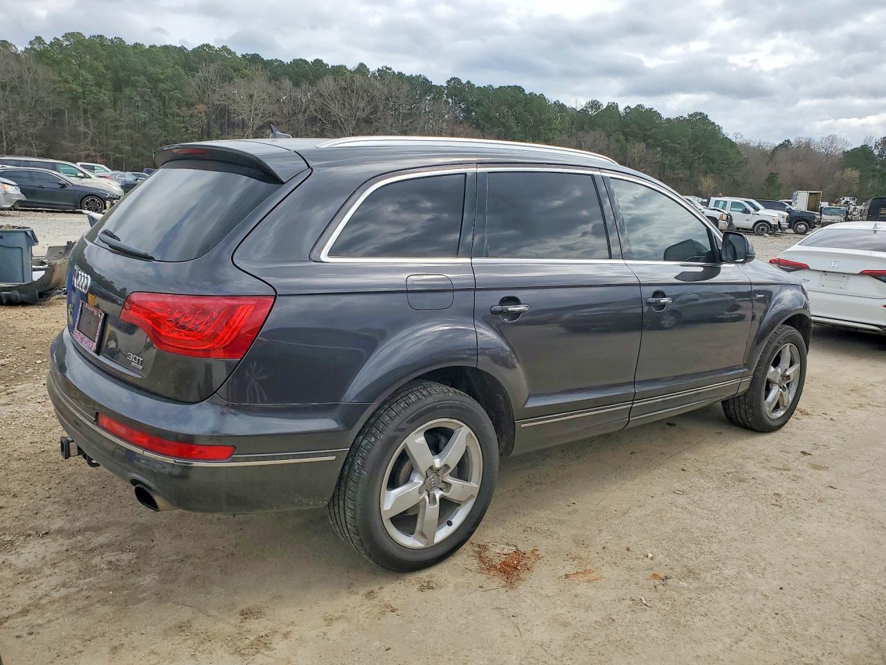 2015 Audi Q7 Premium Plus Gray vin: WA1LGAFE0FD015062
