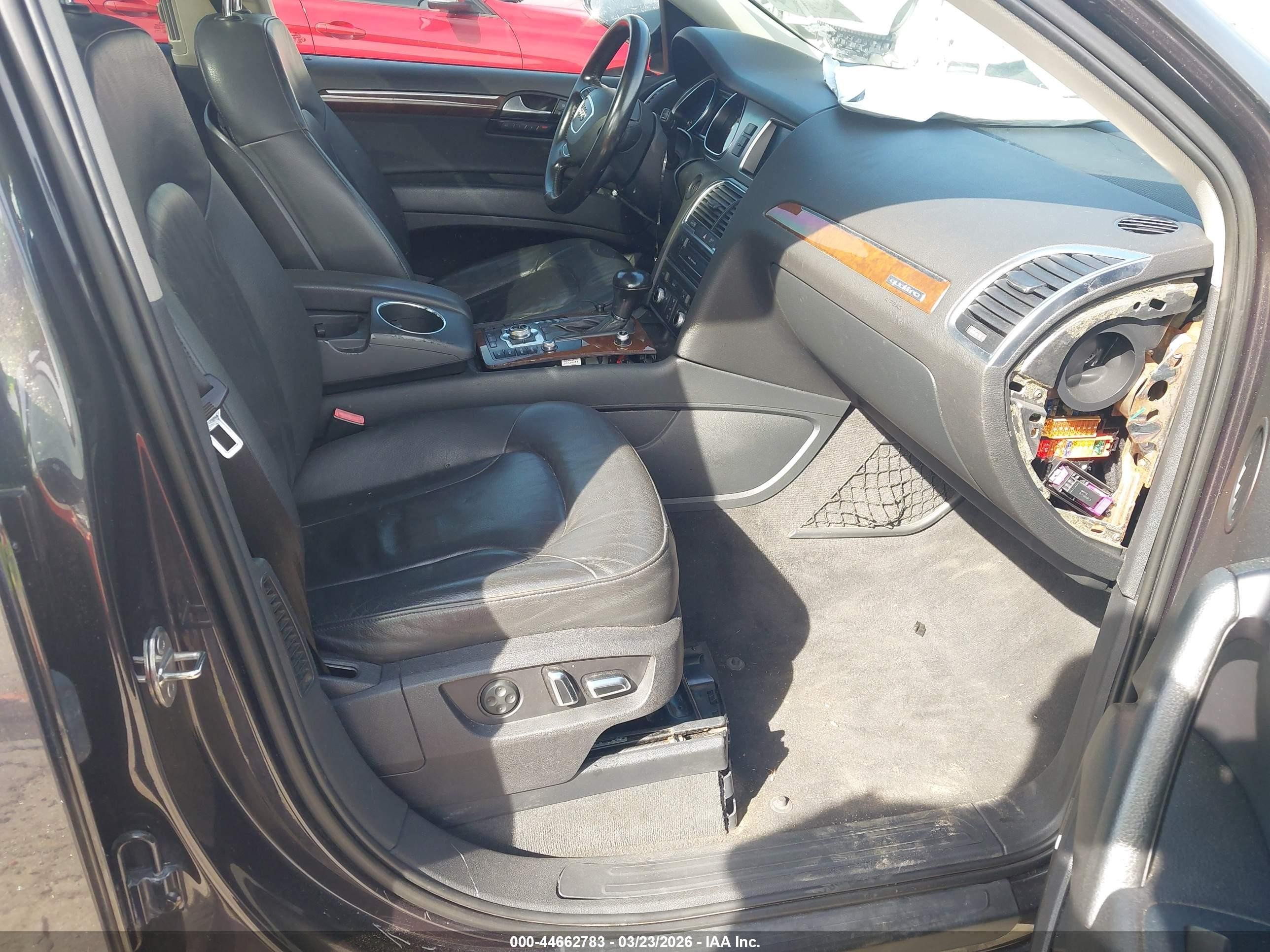 2012 Audi Q7 3.0t Premium Gray vin: WA1LGAFE1CD001912