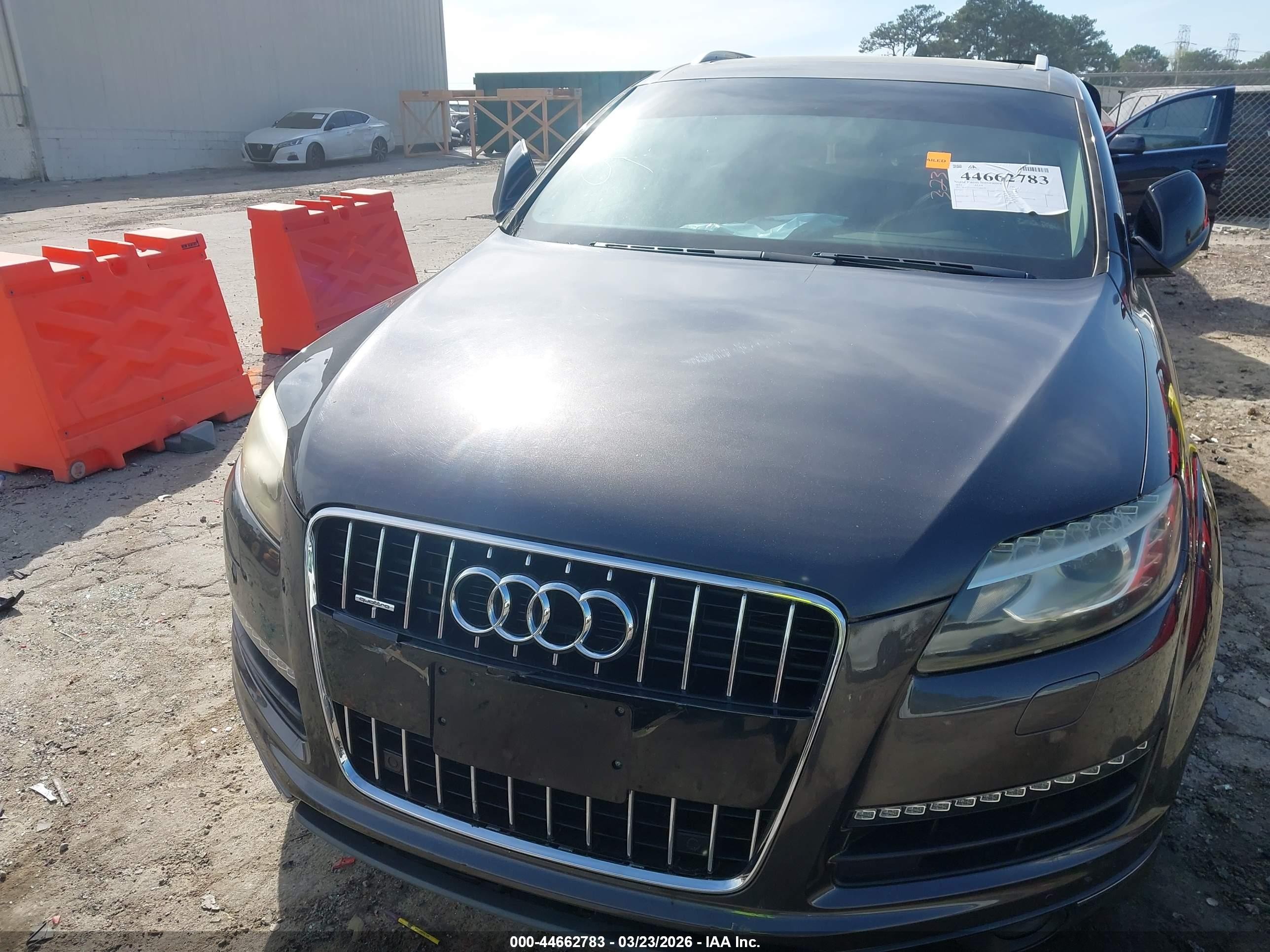 2012 Audi Q7 3.0t Premium Gray vin: WA1LGAFE1CD001912