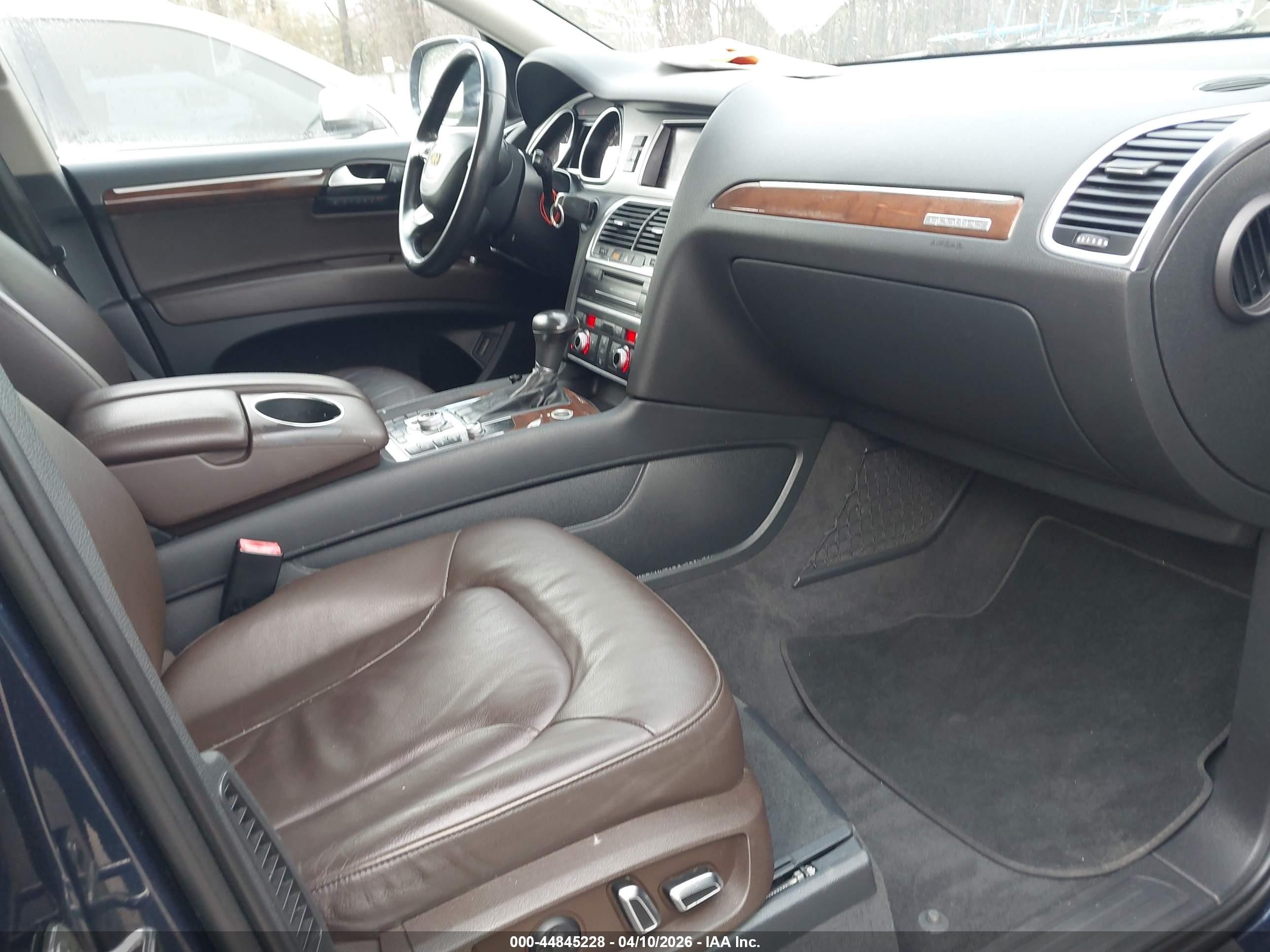 2013 Audi Q7 3.0t Premium Blue vin: WA1LGAFE1DD000972