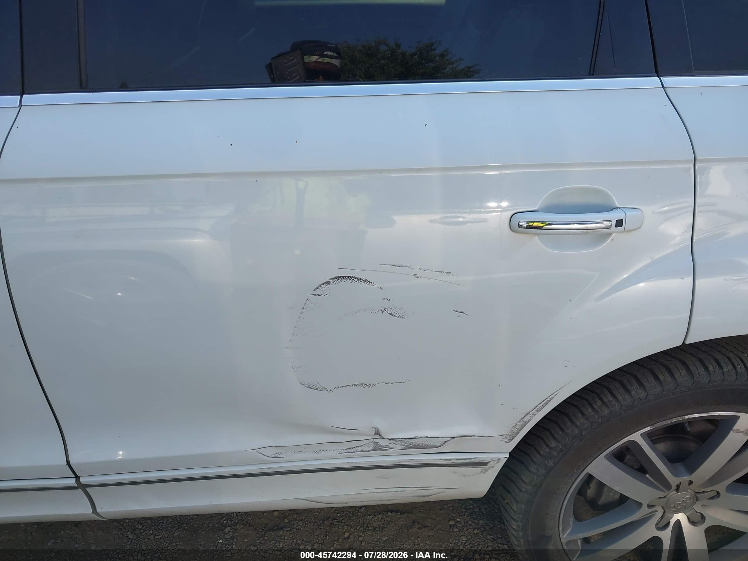 2014 Audi Q7 3.0t Premium White vin: WA1LGAFE1ED009818