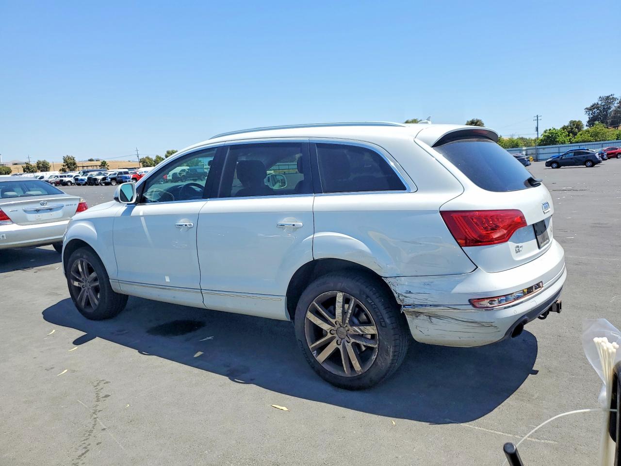2015 Audi Q7 Premium Plus White vin: WA1LGAFE1FD003860