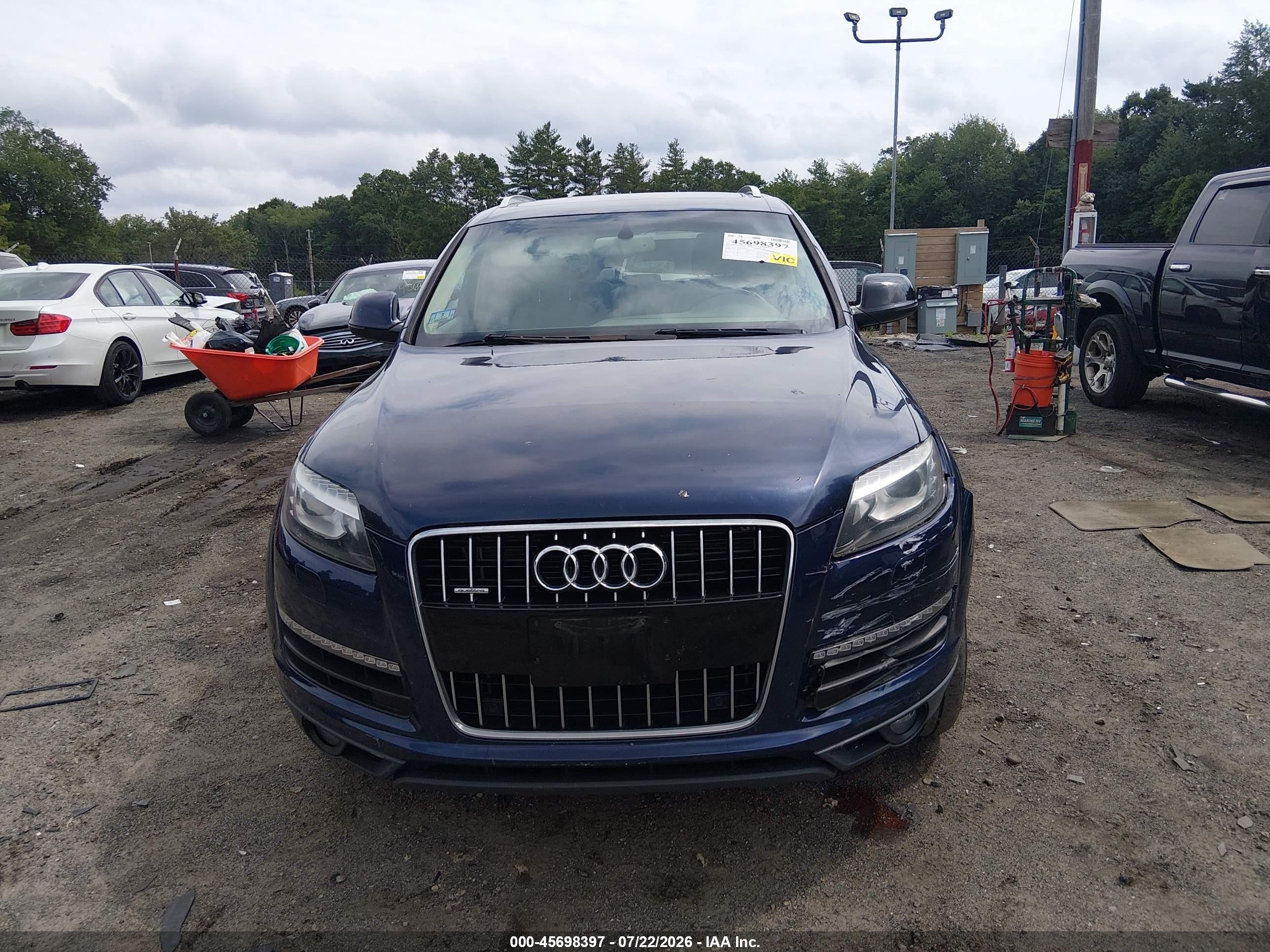 2012 Audi Q7 3.0t Premium Blue vin: WA1LGAFE2CD008335