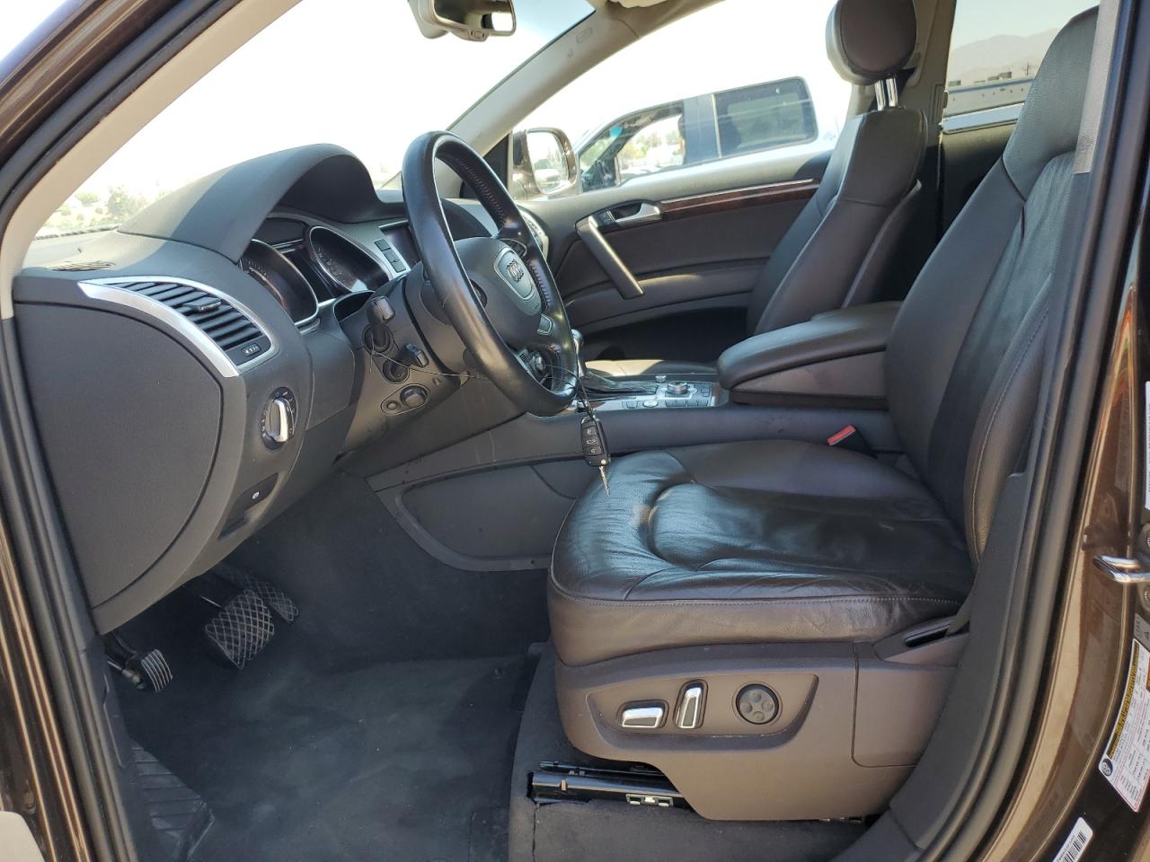 2014 Audi Q7 Premium Plus Коричневый vin: WA1LGAFE2ED000688