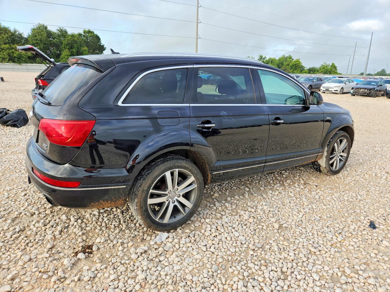 2015 Audi Q7 Premium Plus Черный vin: WA1LGAFE2FD032493