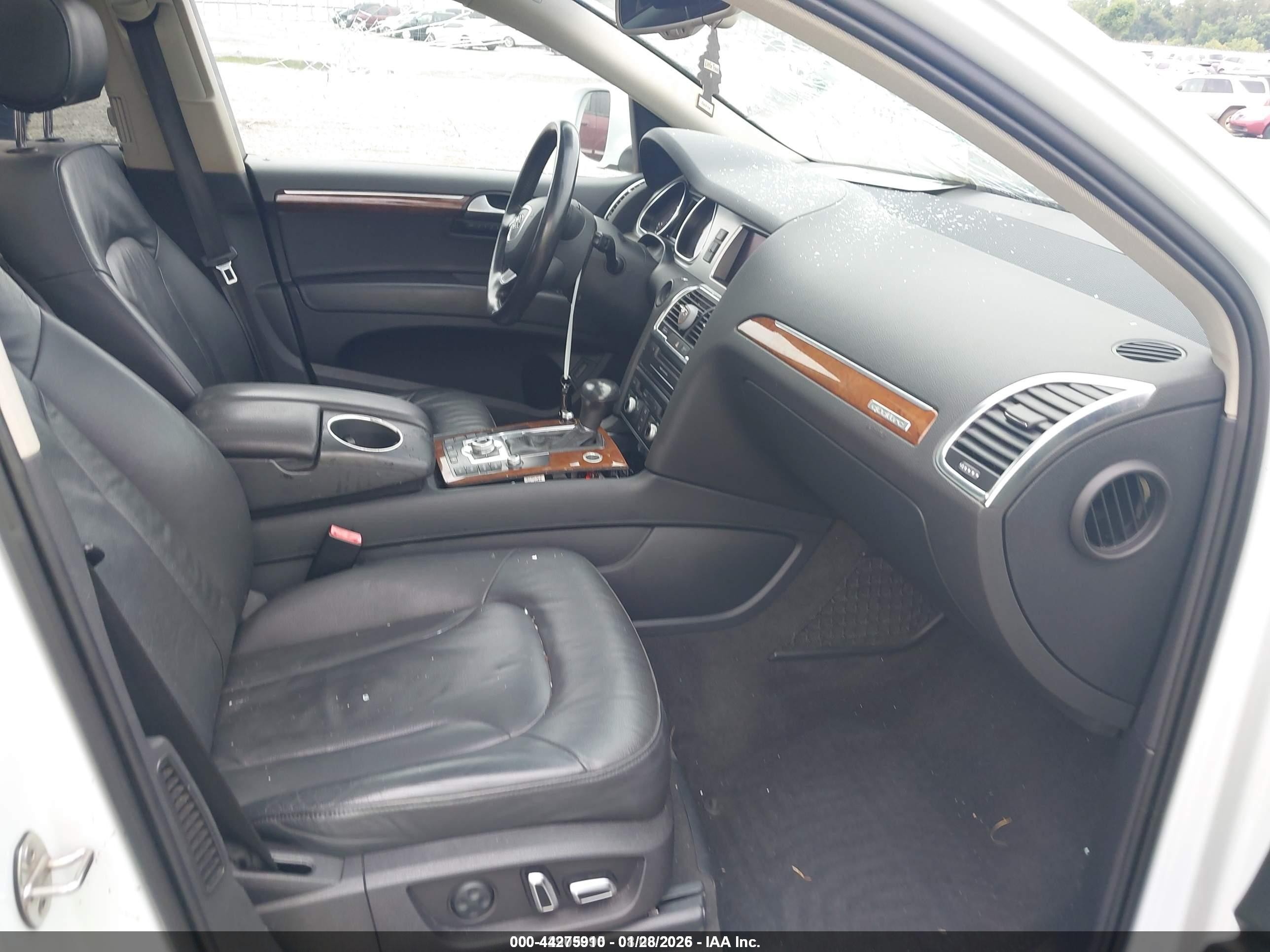 2013 Audi Q7 3.0t Premium White vin: WA1LGAFE3DD001590