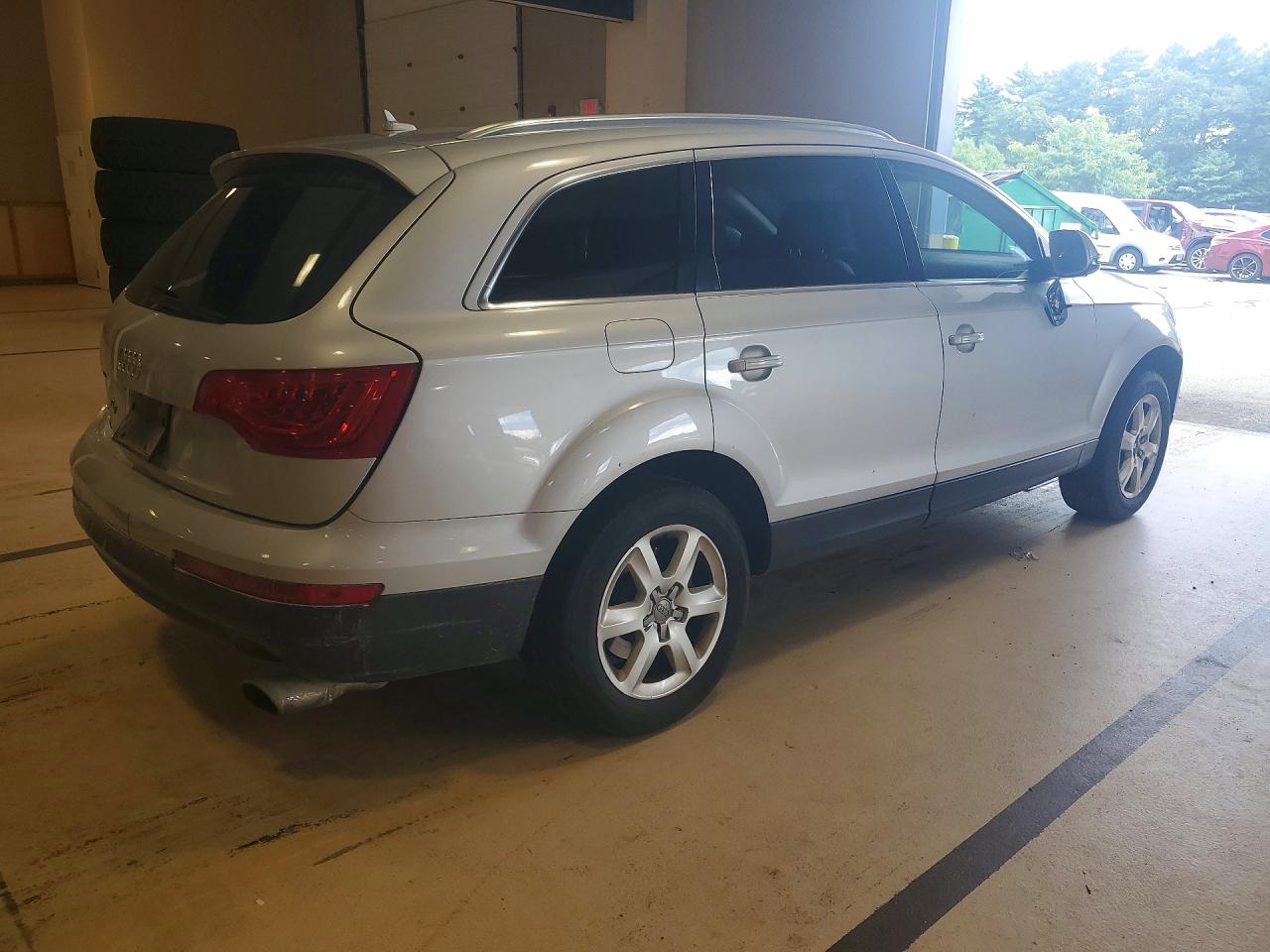 2013 Audi Q7 Premium Plus Серебряный vin: WA1LGAFE3DD006661