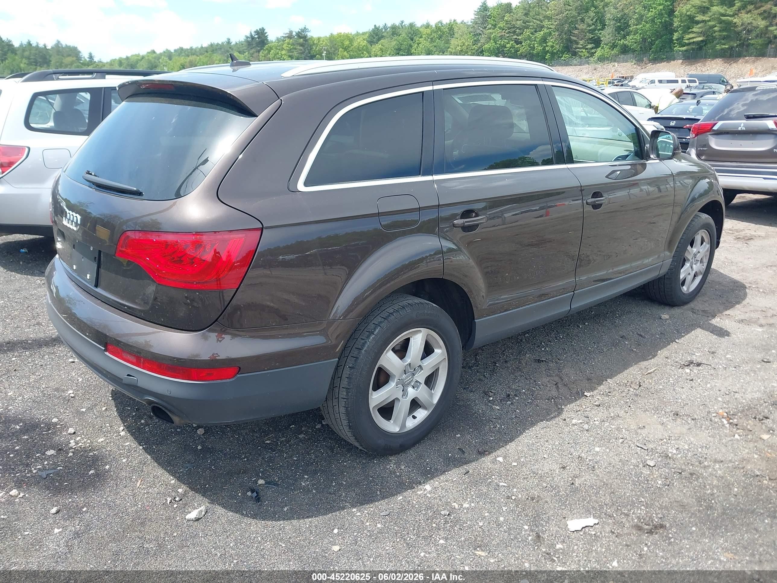 2013 Audi Q7 3.0t Premium Коричневый vin: WA1LGAFE3DD011990