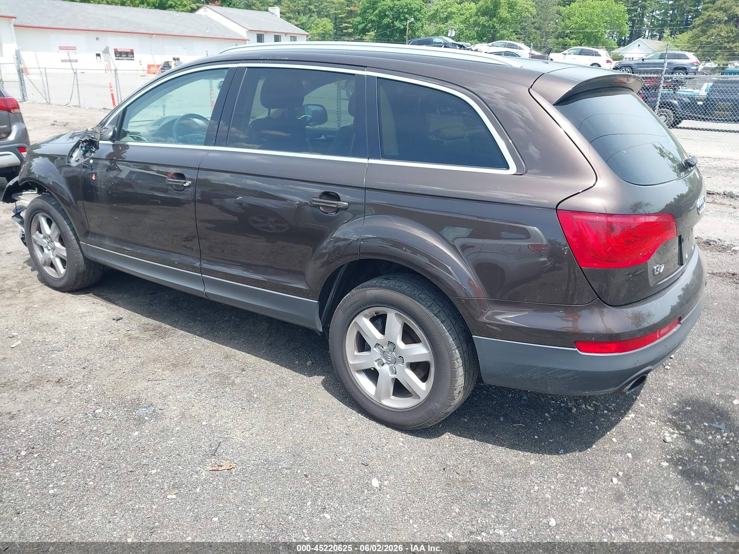 2013 Audi Q7 3.0t Premium Коричневый vin: WA1LGAFE3DD011990