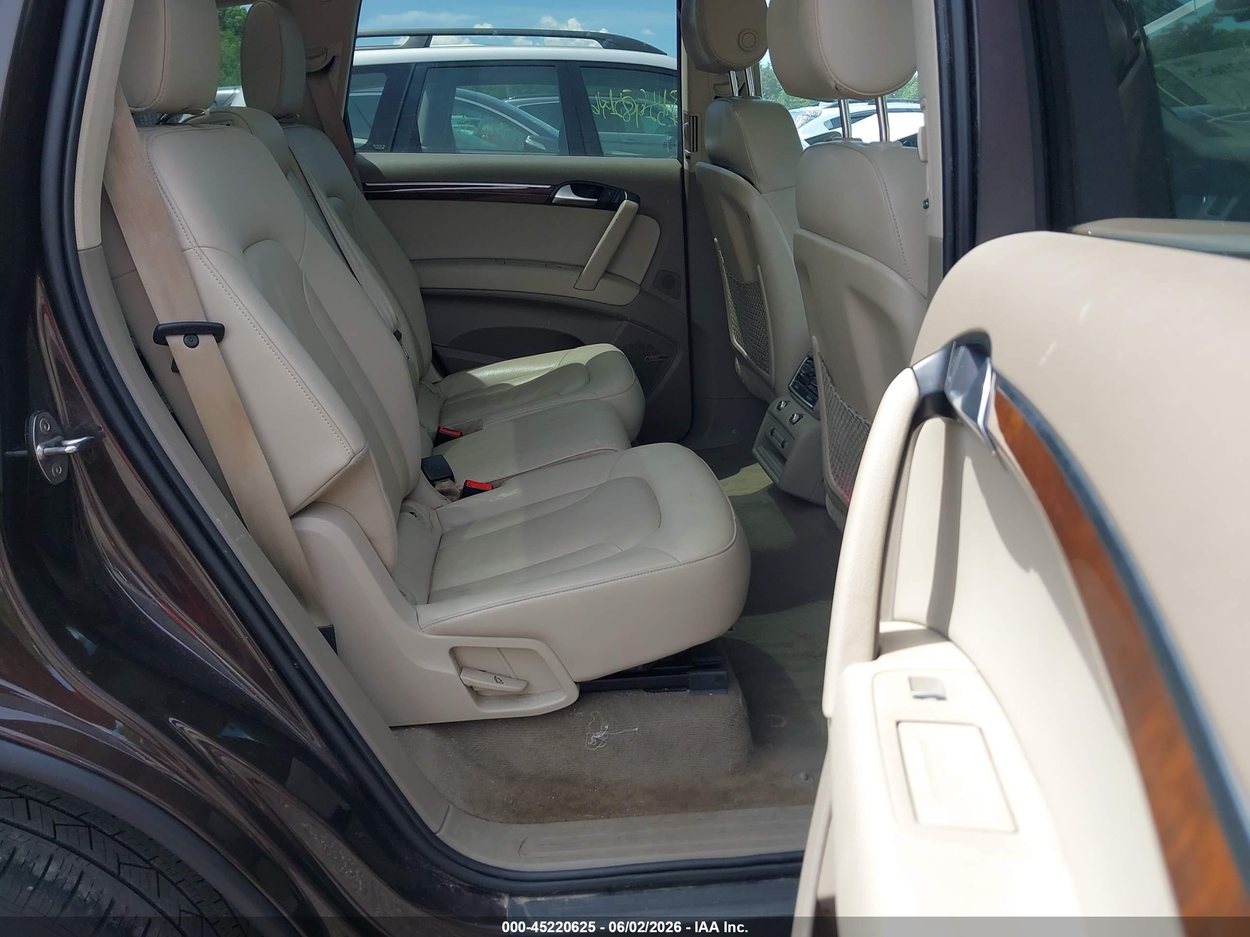 2013 Audi Q7 3.0t Premium Коричневый vin: WA1LGAFE3DD011990