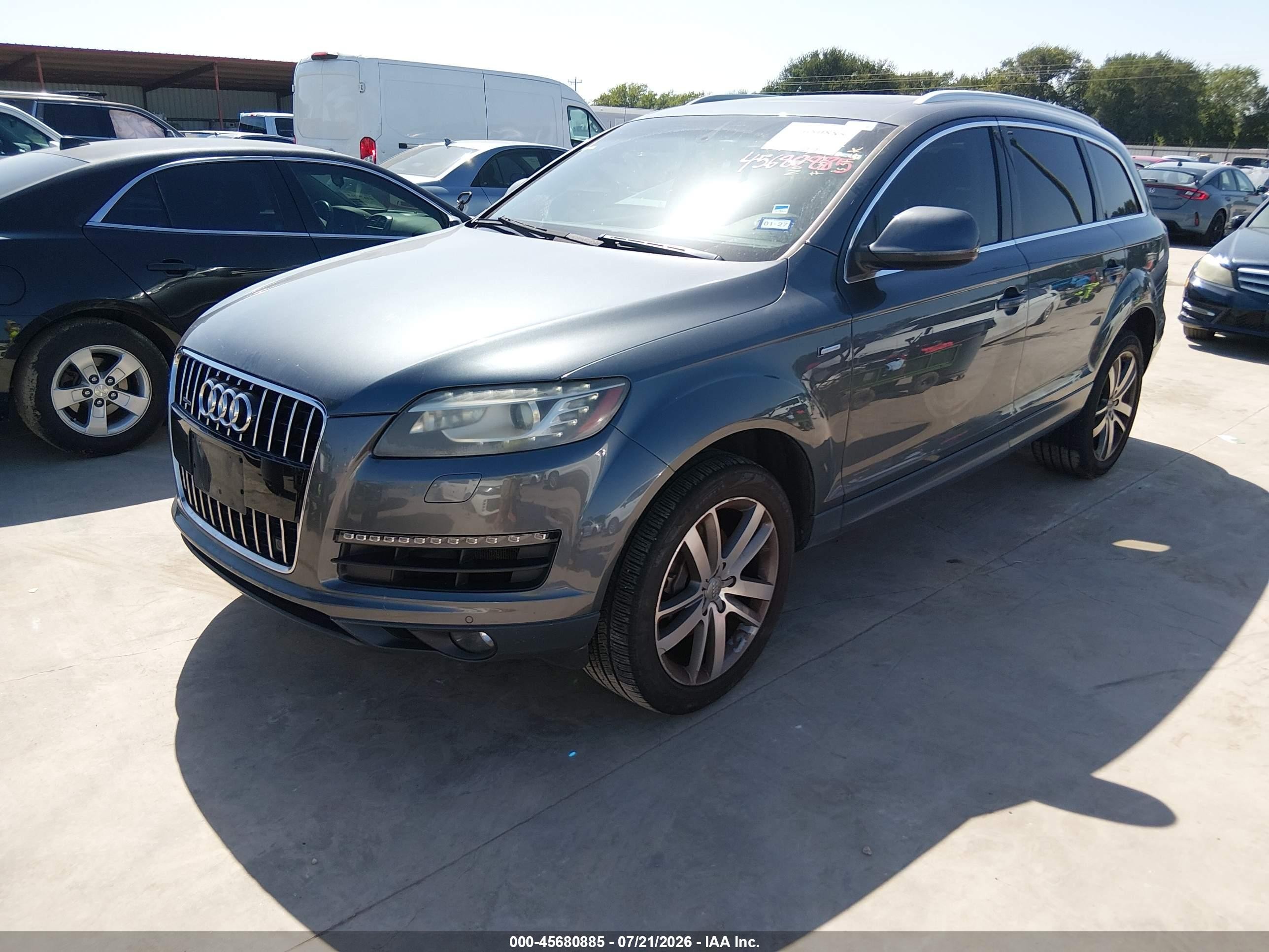 2013 Audi Q7 3.0t Premium Gray vin: WA1LGAFE3DD013917