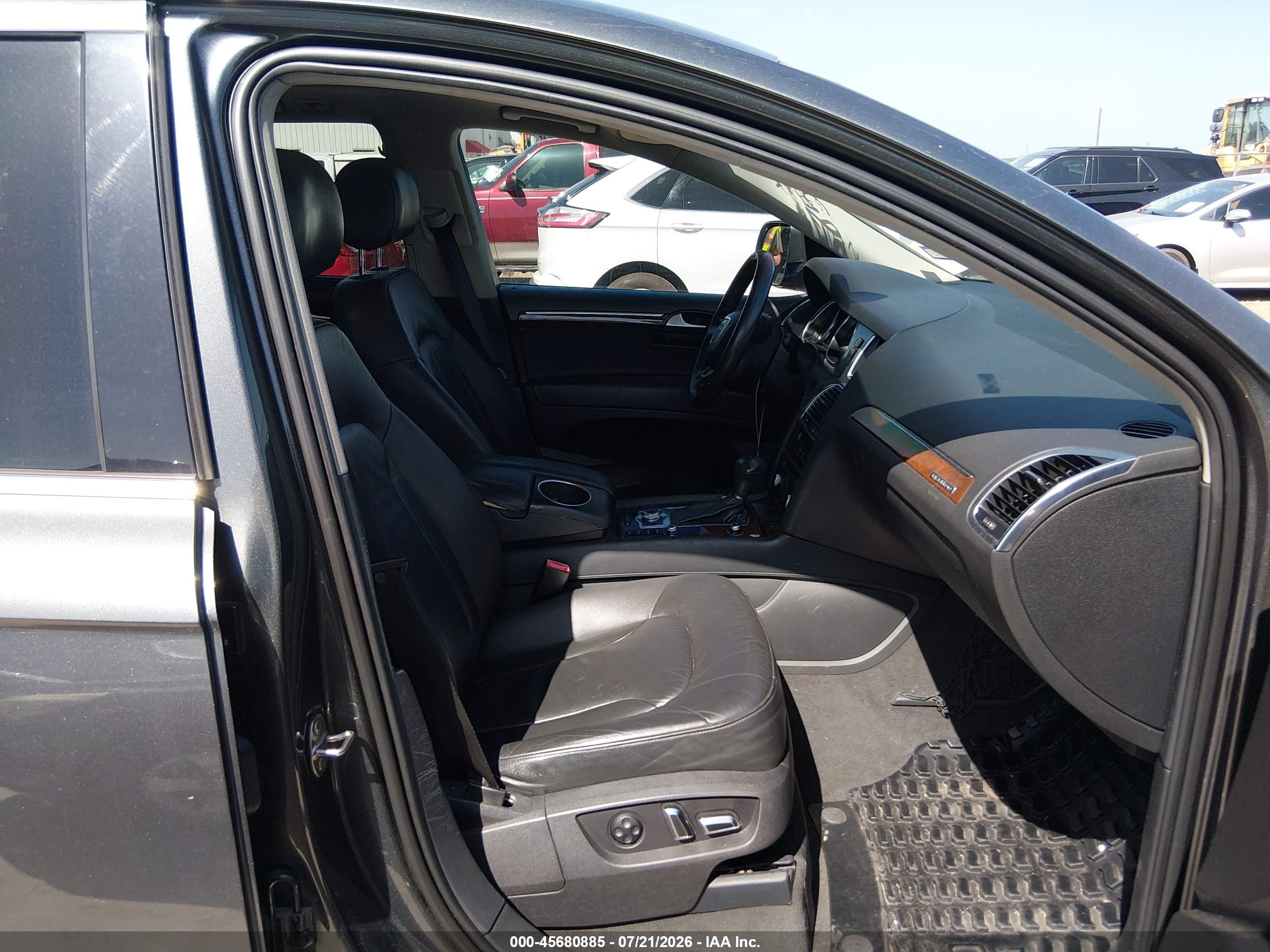 2013 Audi Q7 3.0t Premium Gray vin: WA1LGAFE3DD013917