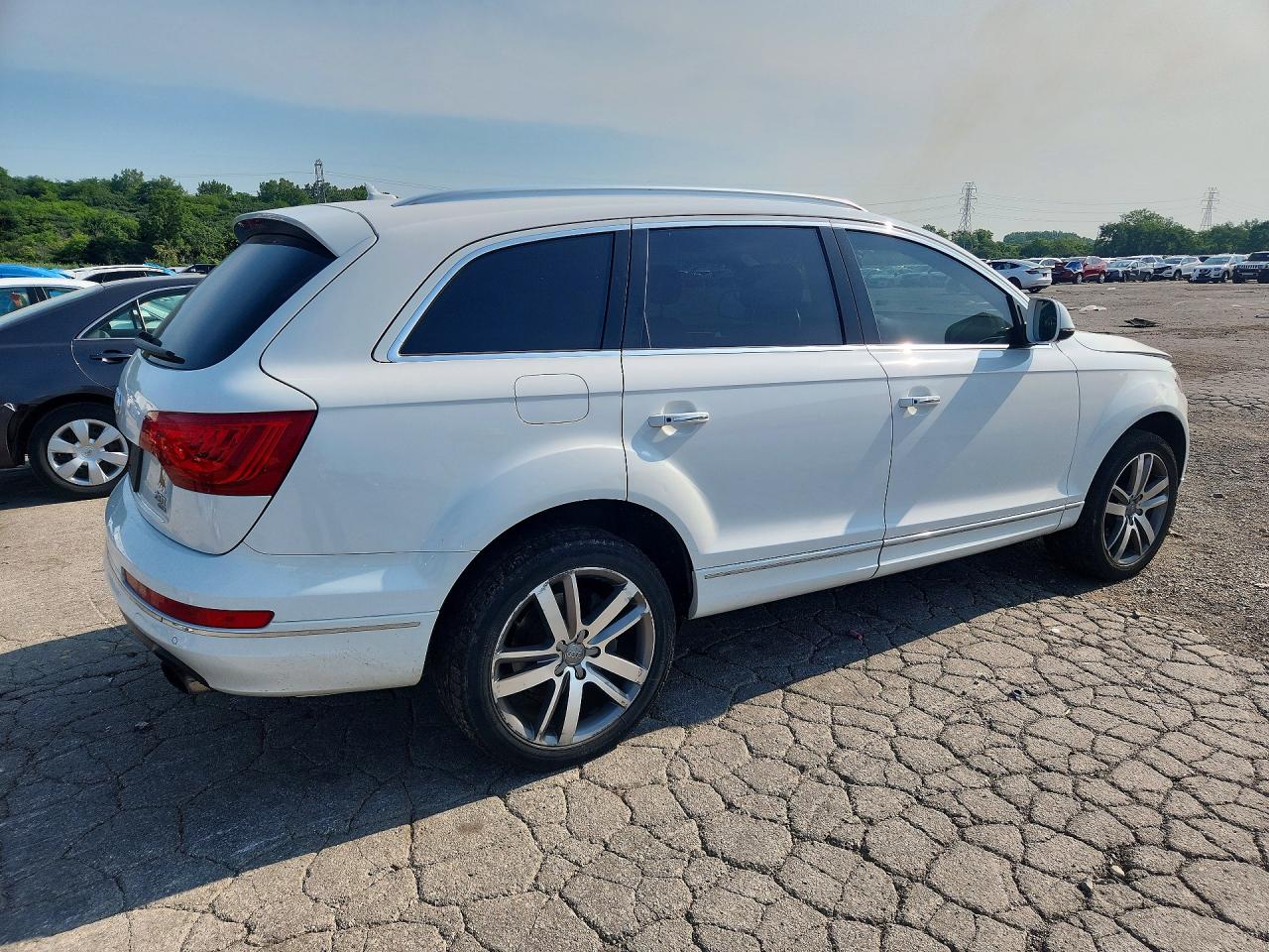 2014 Audi Q7 Premium Plus White vin: WA1LGAFE3ED008668